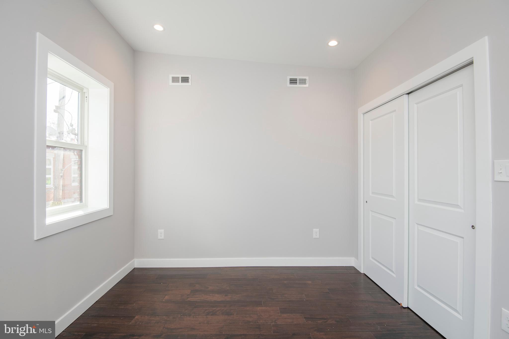 POINT BREEZE - Residential