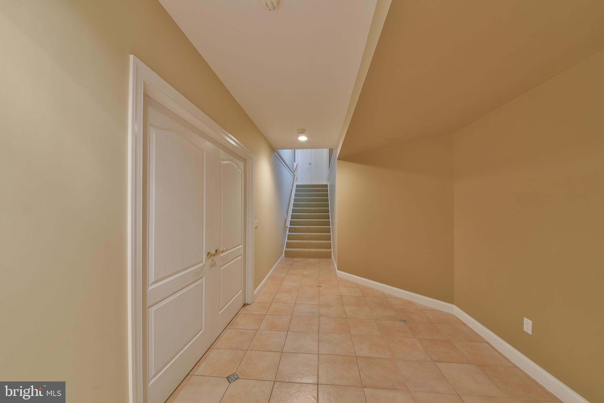LAMPLIGHTER GLEN - Residential