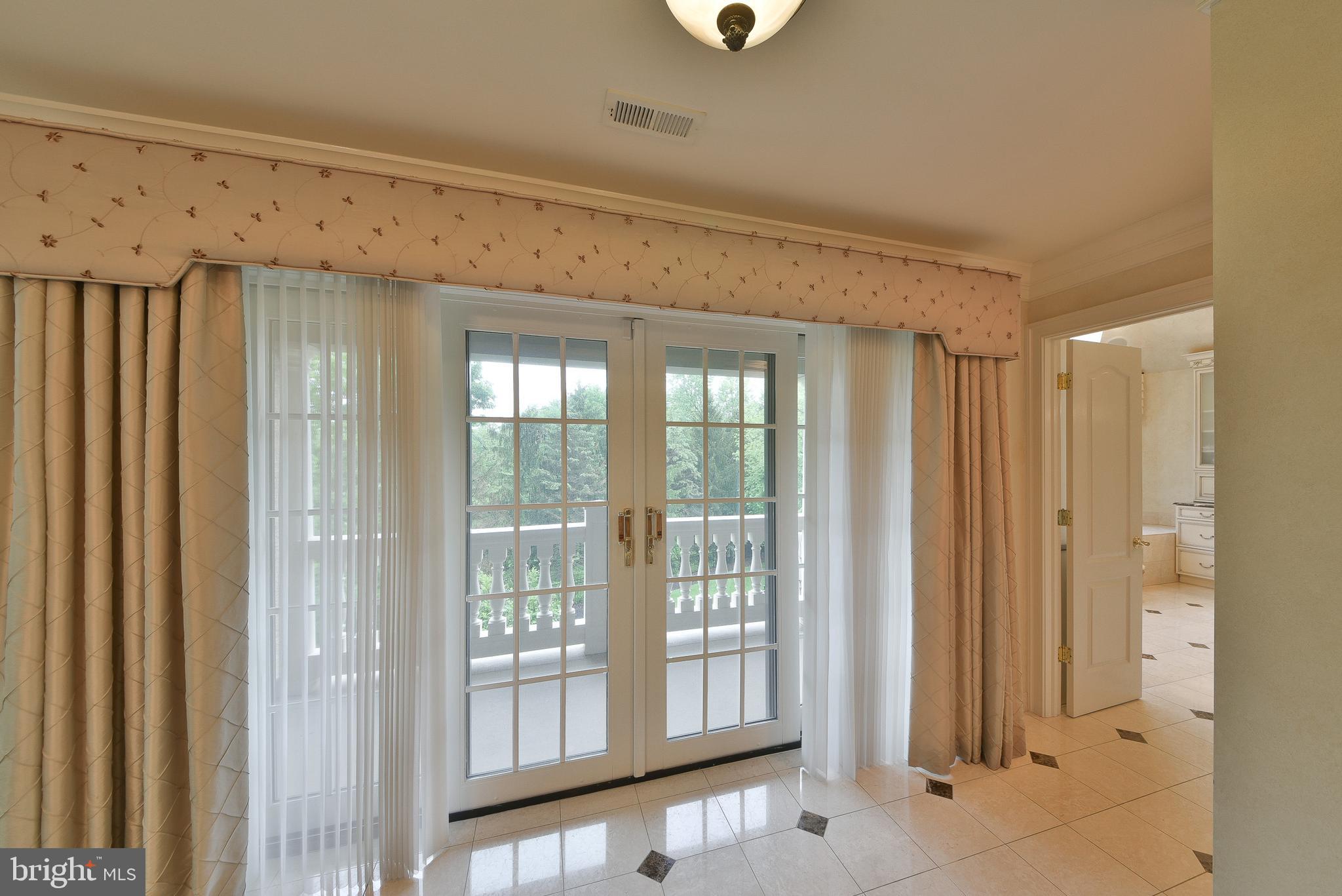 LAMPLIGHTER GLEN - Residential