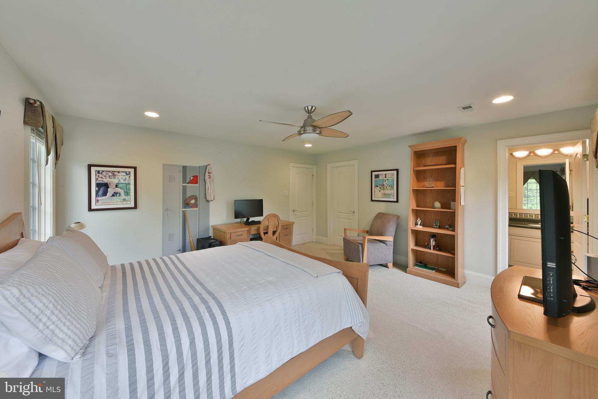 LAMPLIGHTER GLEN - Residential