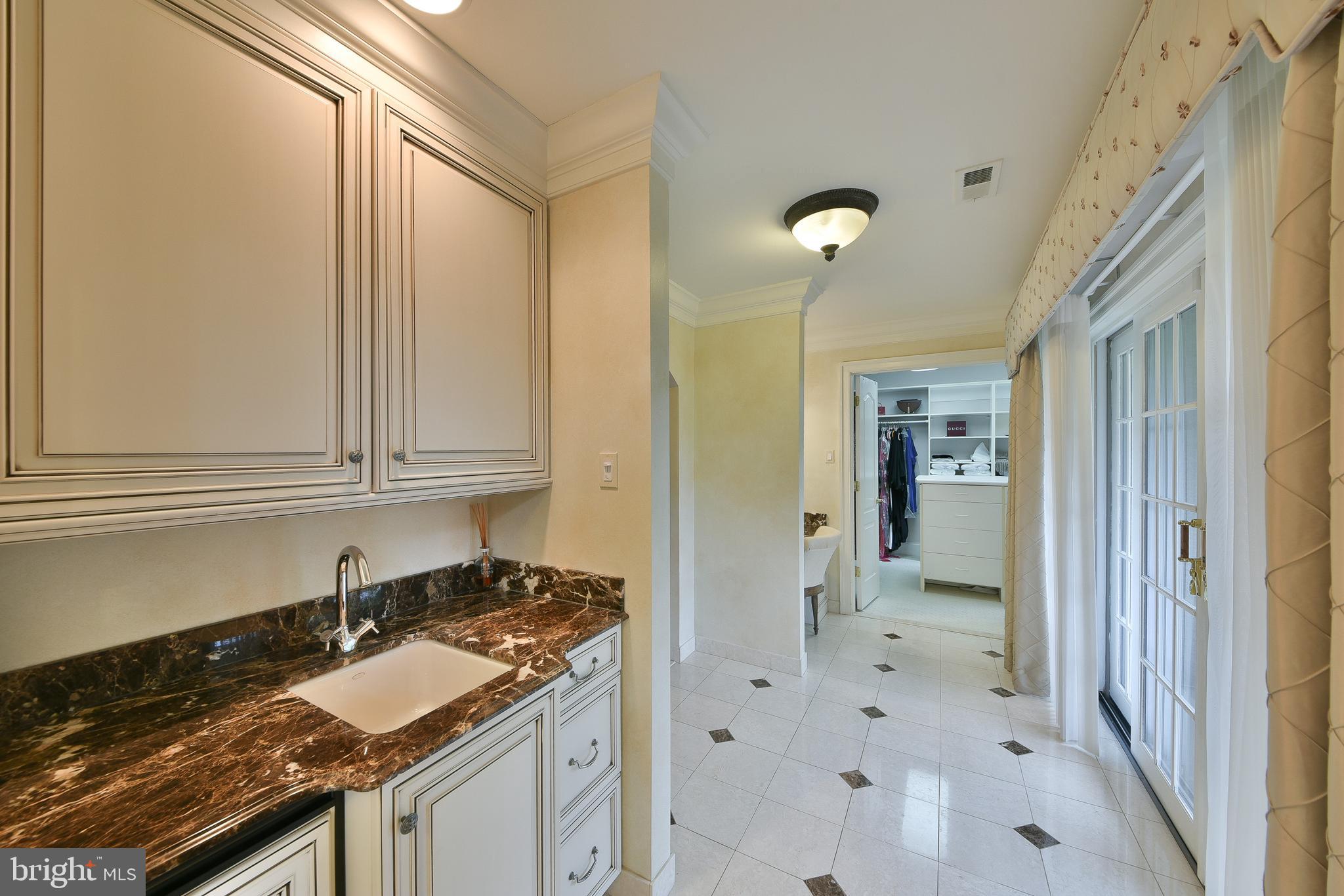 LAMPLIGHTER GLEN - Residential