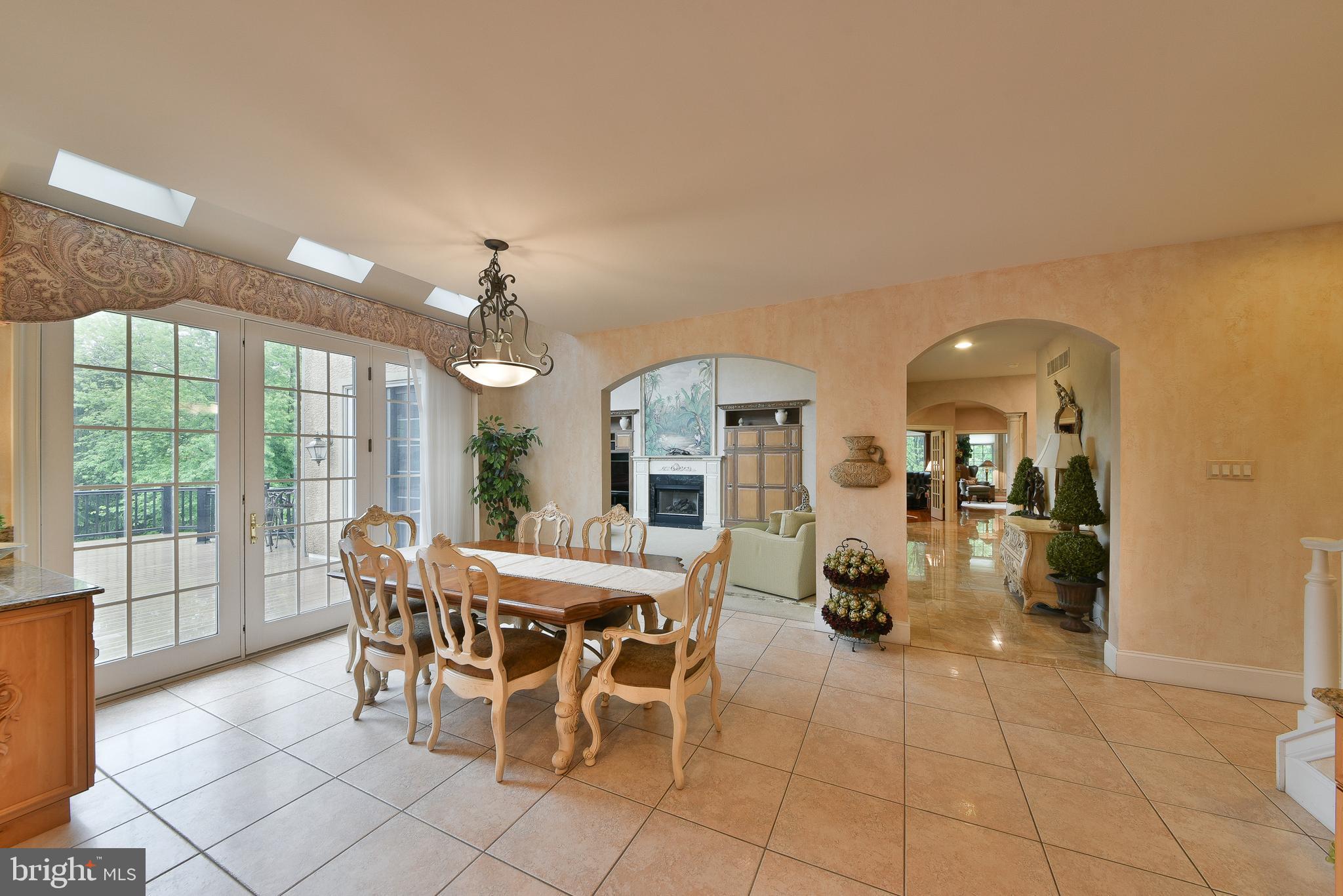LAMPLIGHTER GLEN - Residential