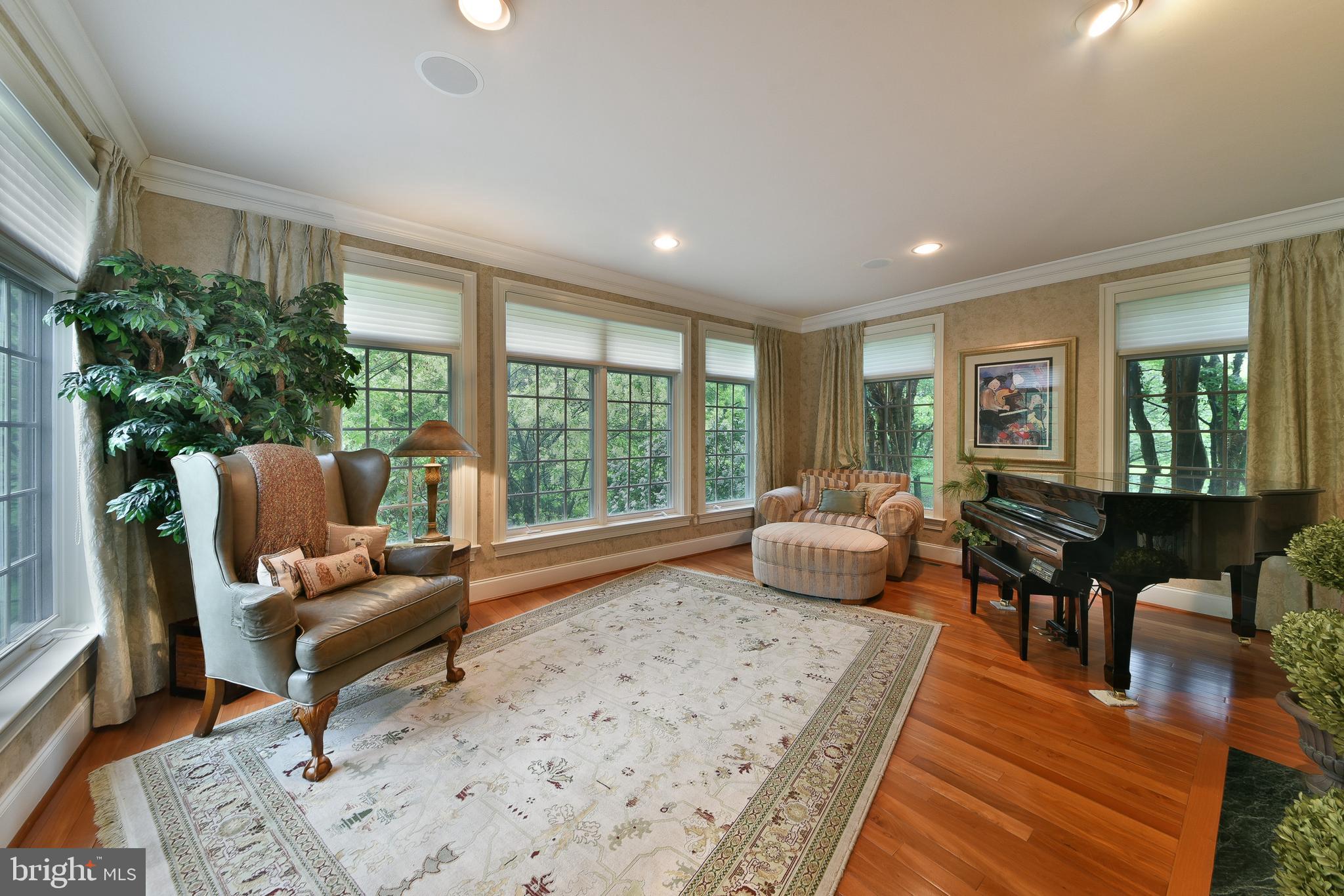 LAMPLIGHTER GLEN - Residential