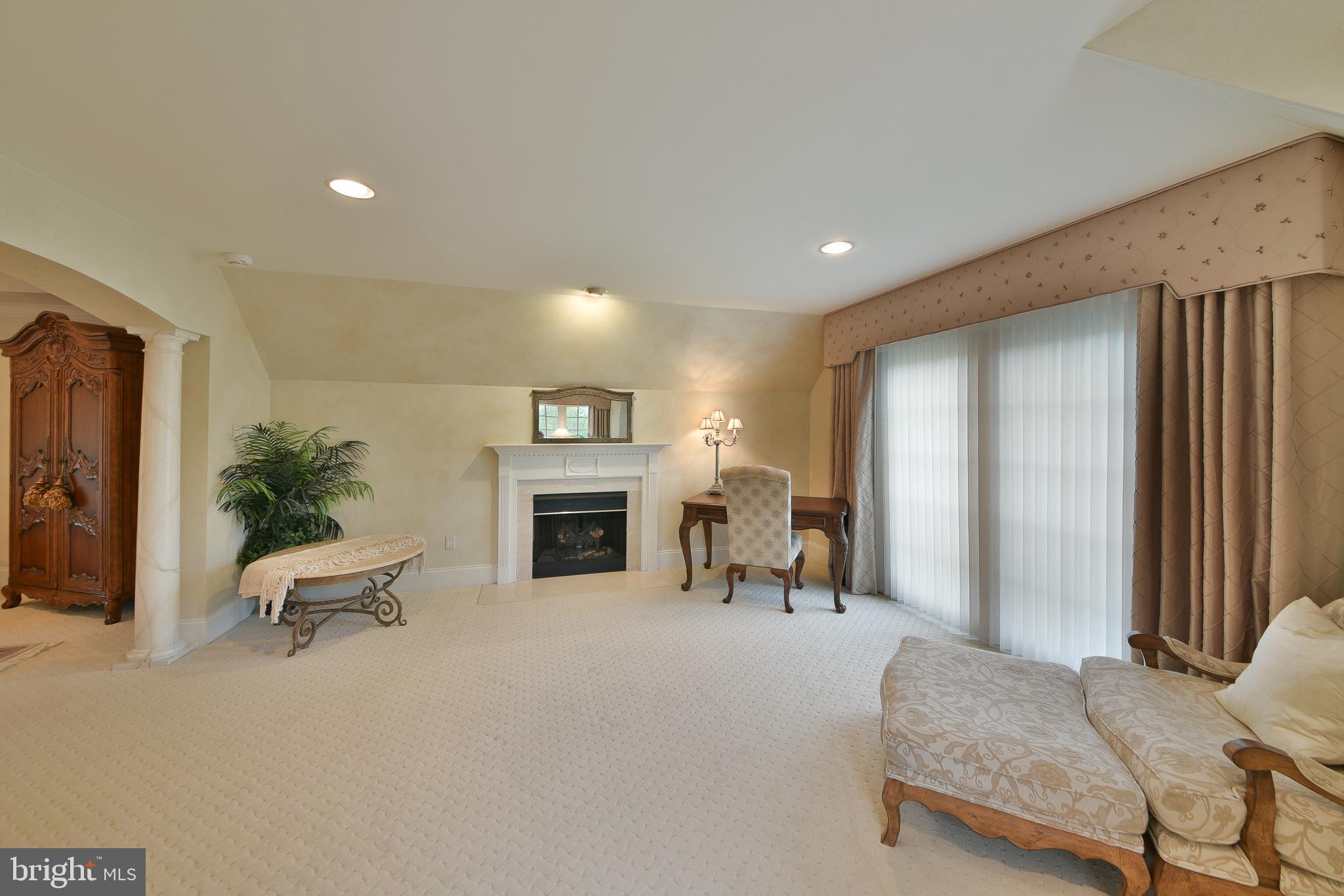 LAMPLIGHTER GLEN - Residential