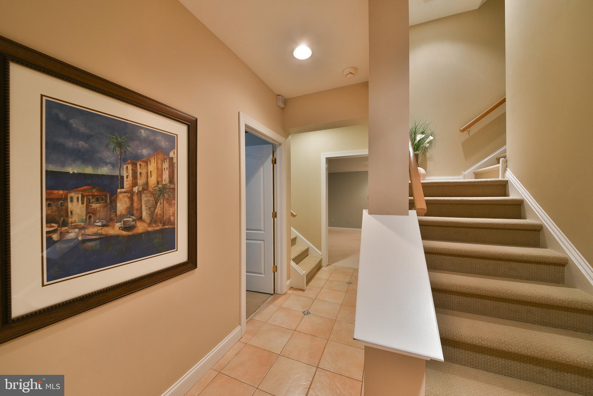LAMPLIGHTER GLEN - Residential