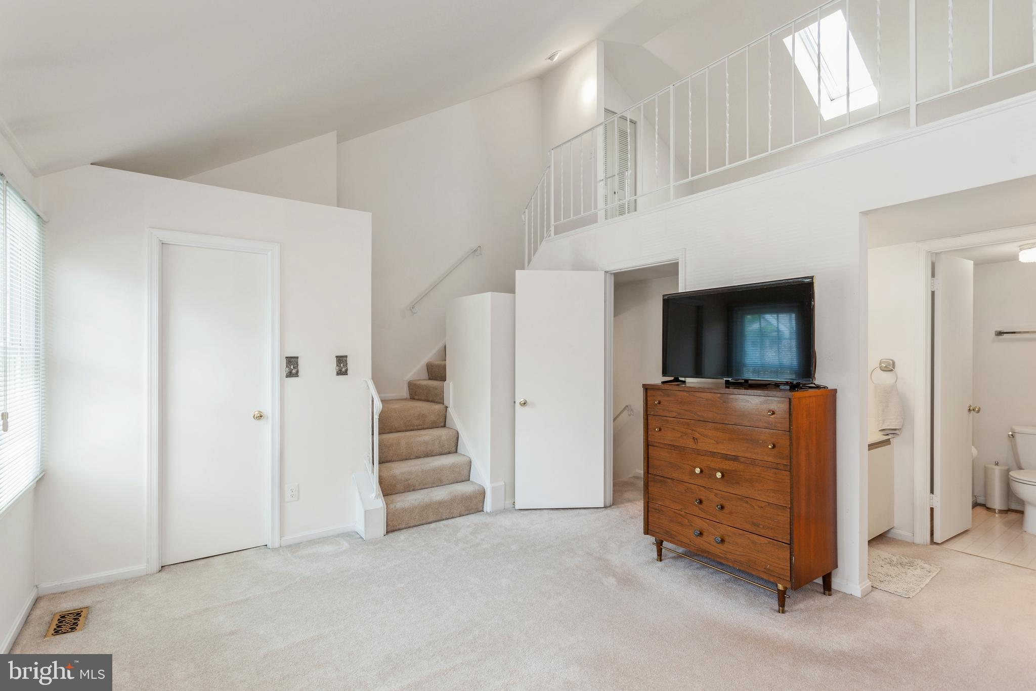 SUFFOLK PLACE - Residential