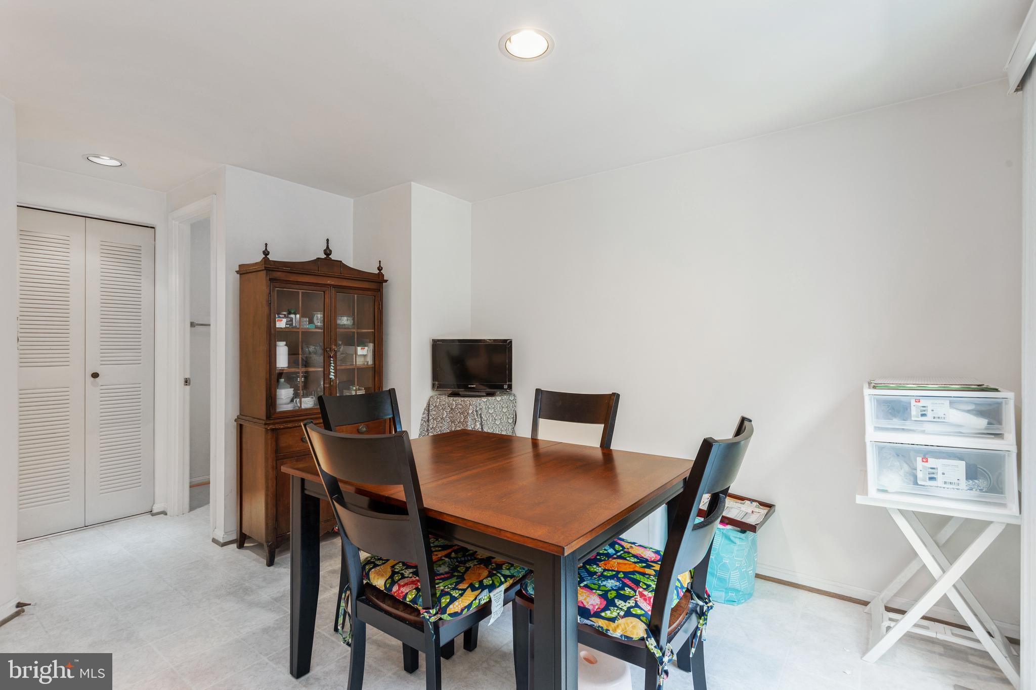 SUFFOLK PLACE - Residential