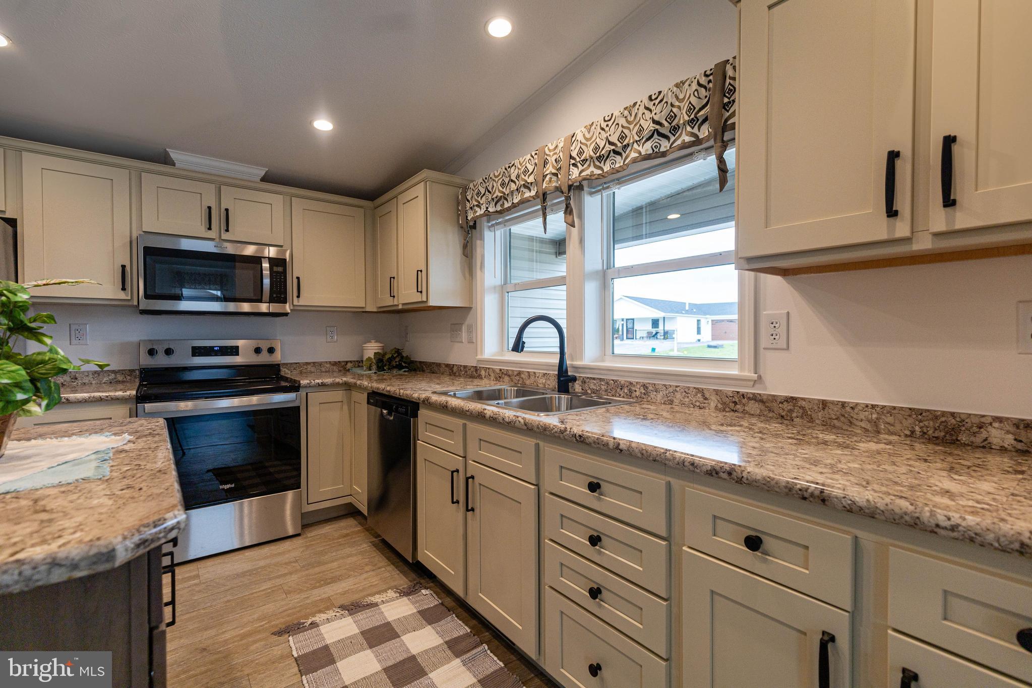 SHIPPENSBURG VILLAGE - Residential