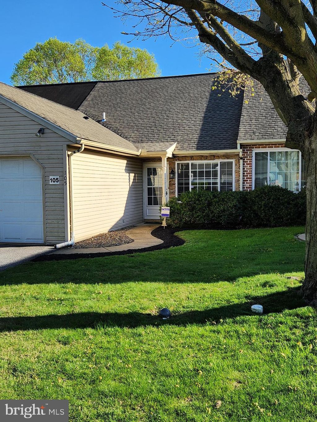 Photo of 105 Parklawn Court, Lancaster, PA 17601 (MLS # PALA2049910)