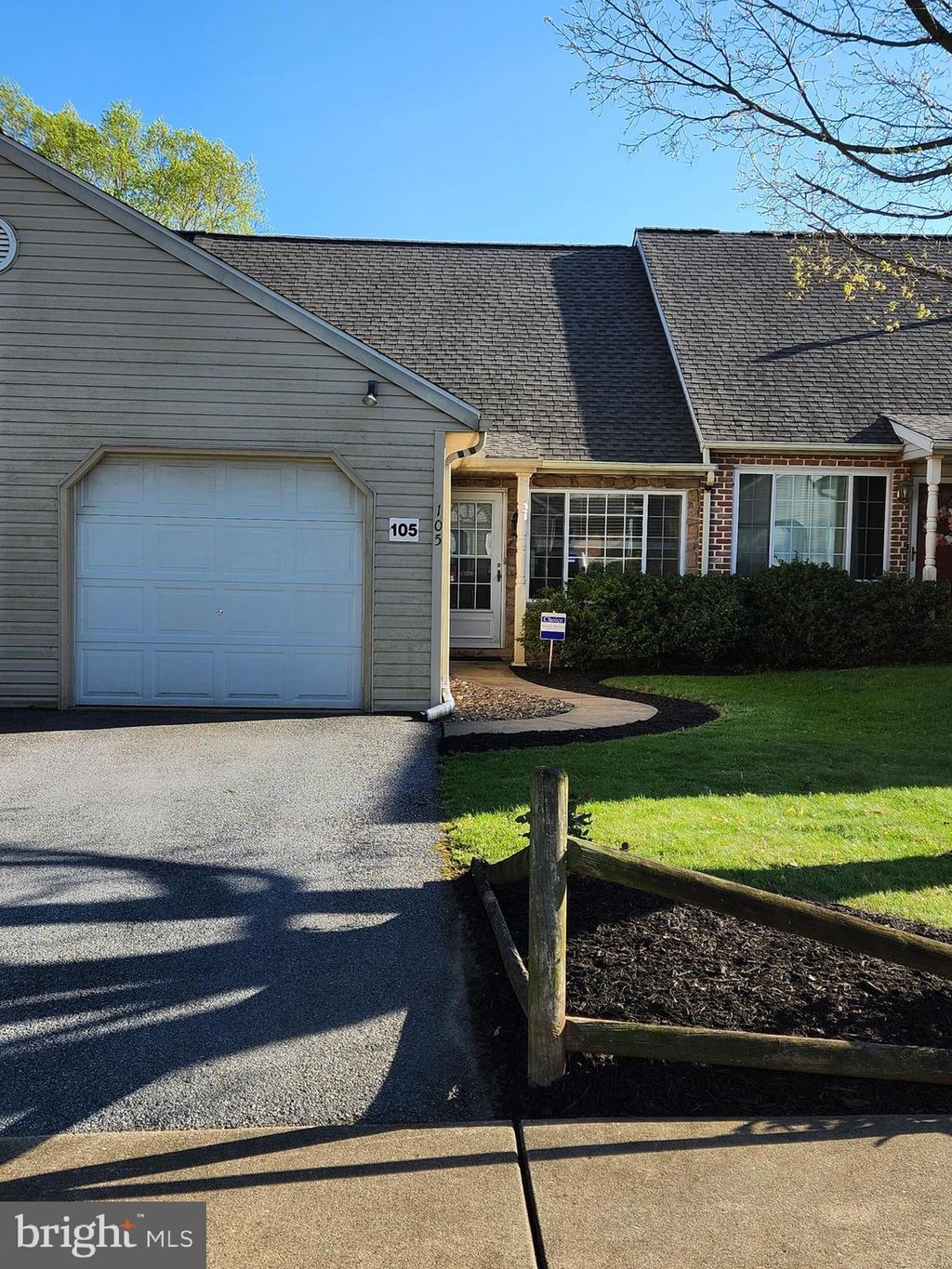 Photo of 105 Parklawn Court, Lancaster, PA 17601 (MLS # PALA2049910)