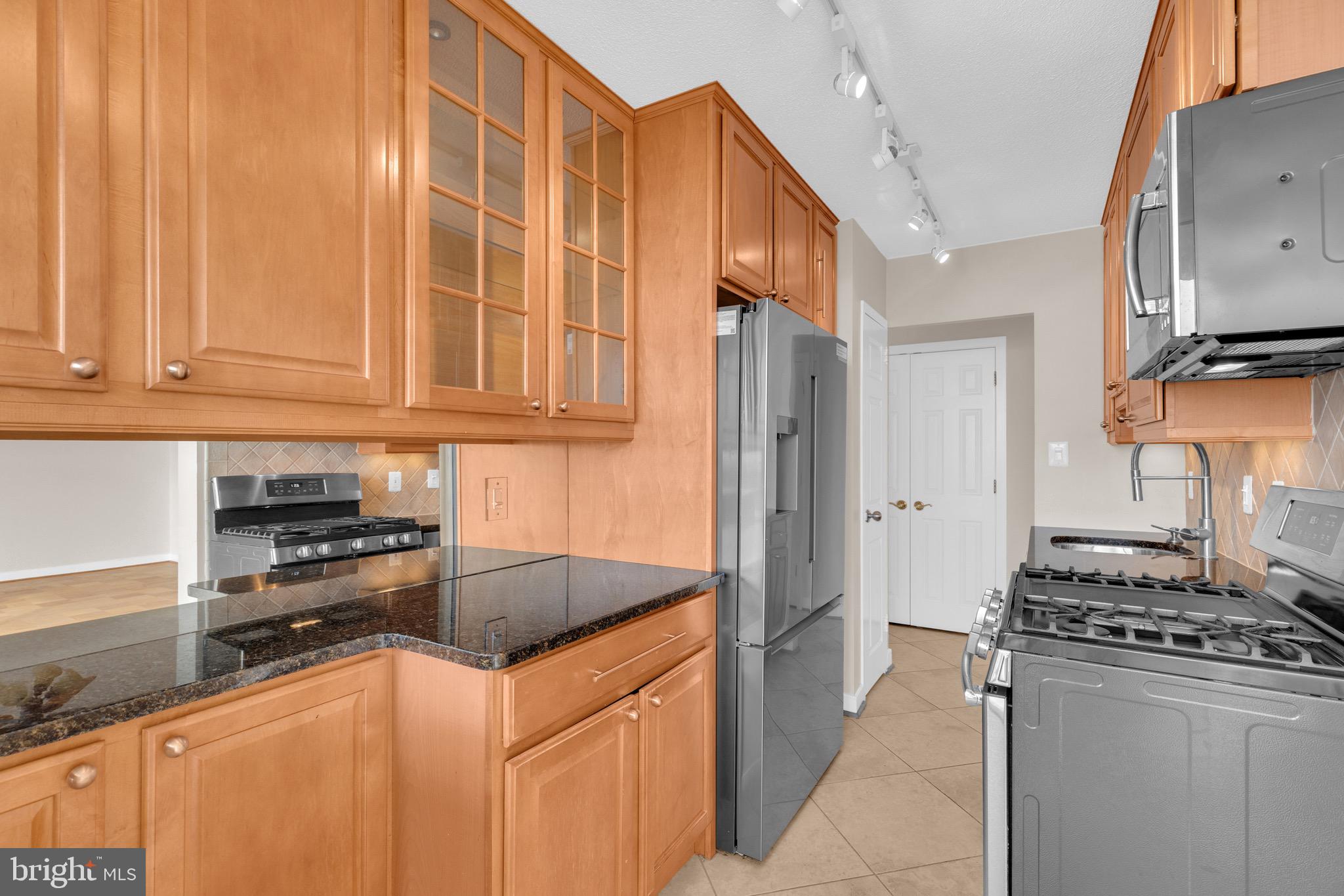 501 SLATERS LANE 903