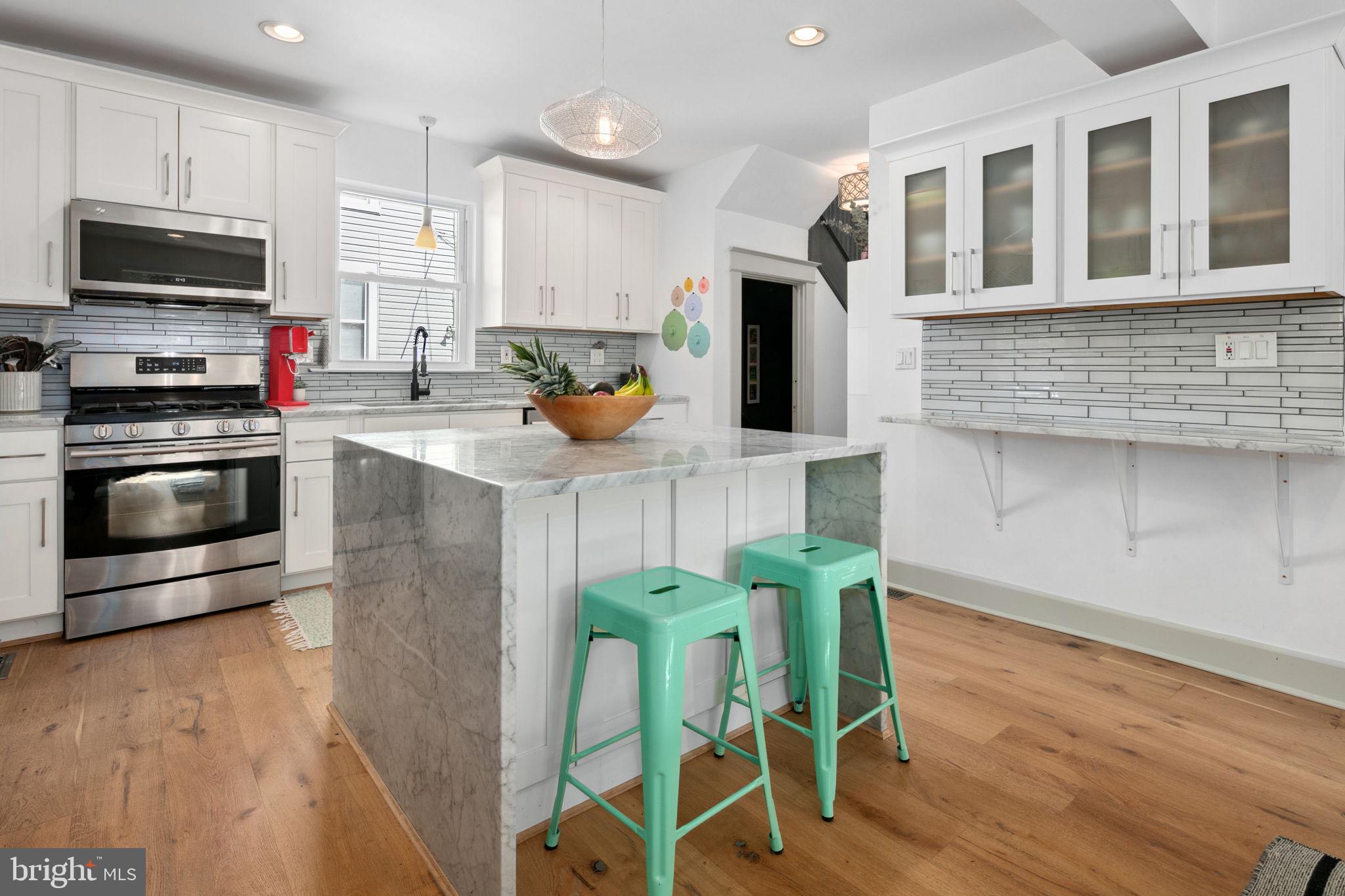 3210 CENTRAL AVENUE NE