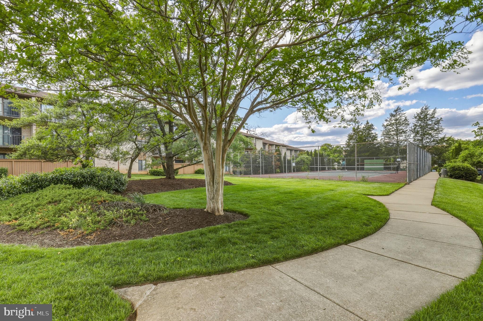 HUNTING RIDGE CONDOMINIUM - Residential