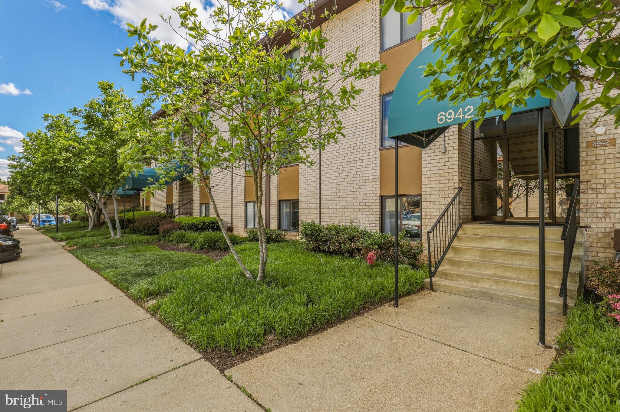 HUNTING RIDGE CONDOMINIUM - Residential
