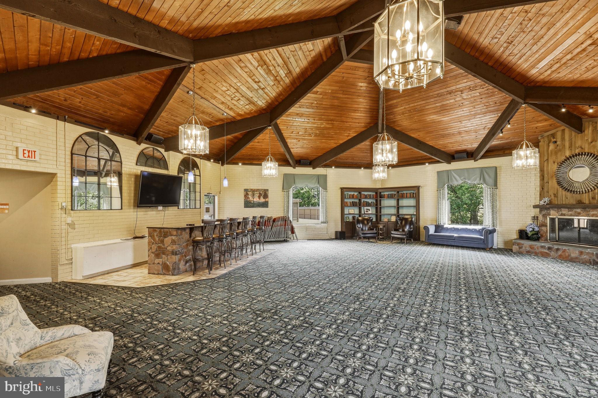 HUNTING RIDGE CONDOMINIUM - Residential