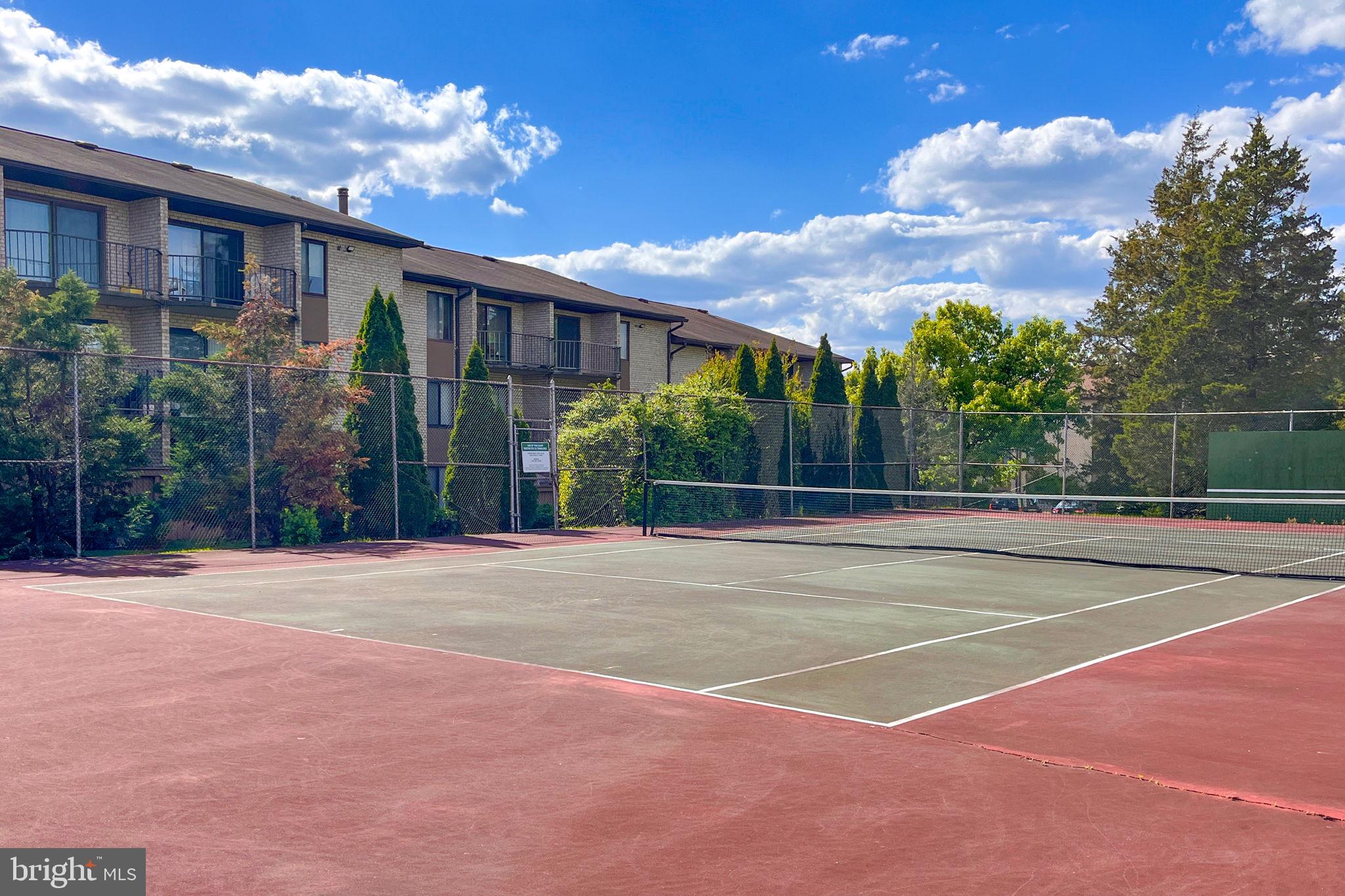 HUNTING RIDGE CONDOMINIUM - Residential