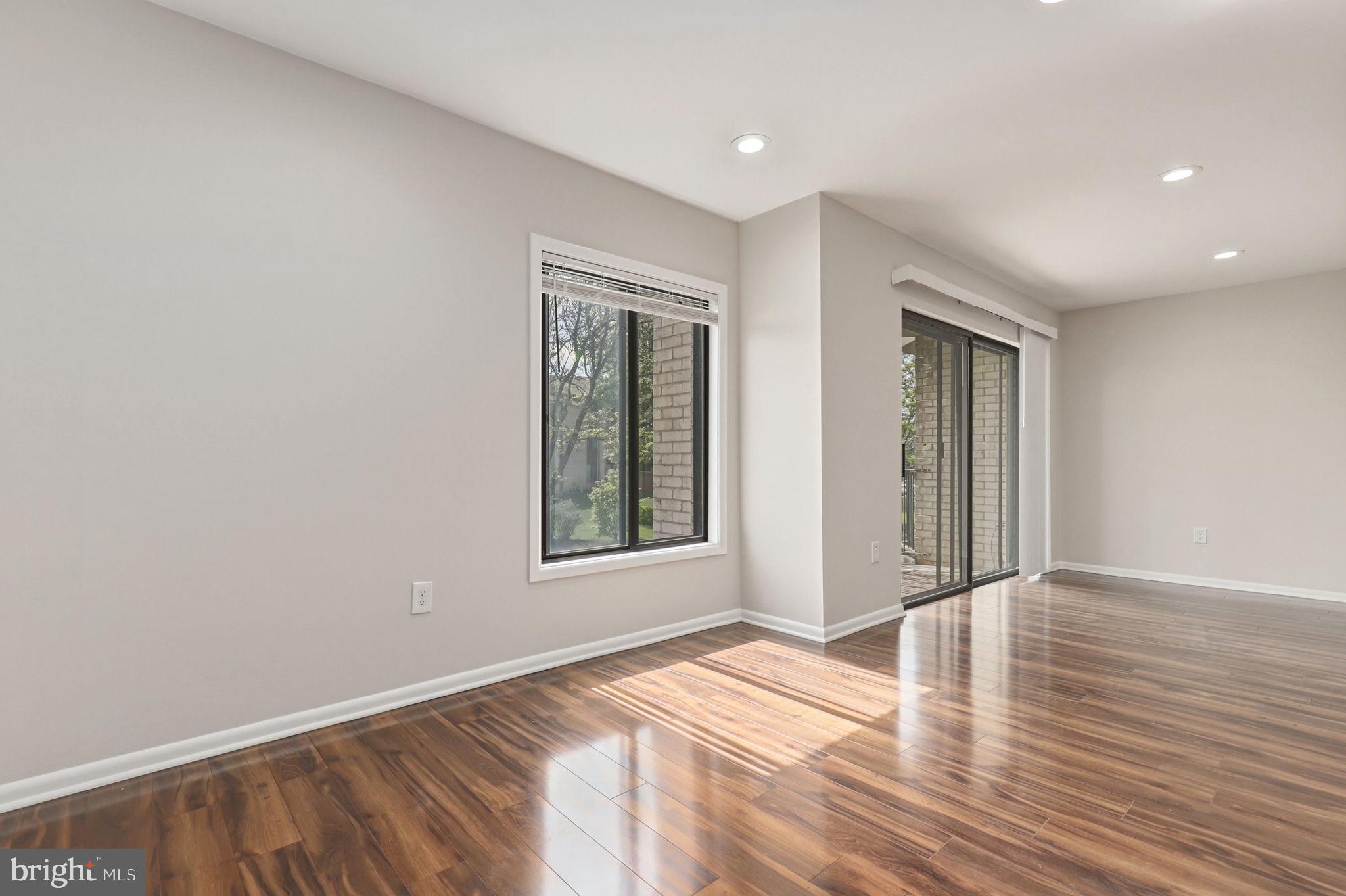 HUNTING RIDGE CONDOMINIUM - Residential