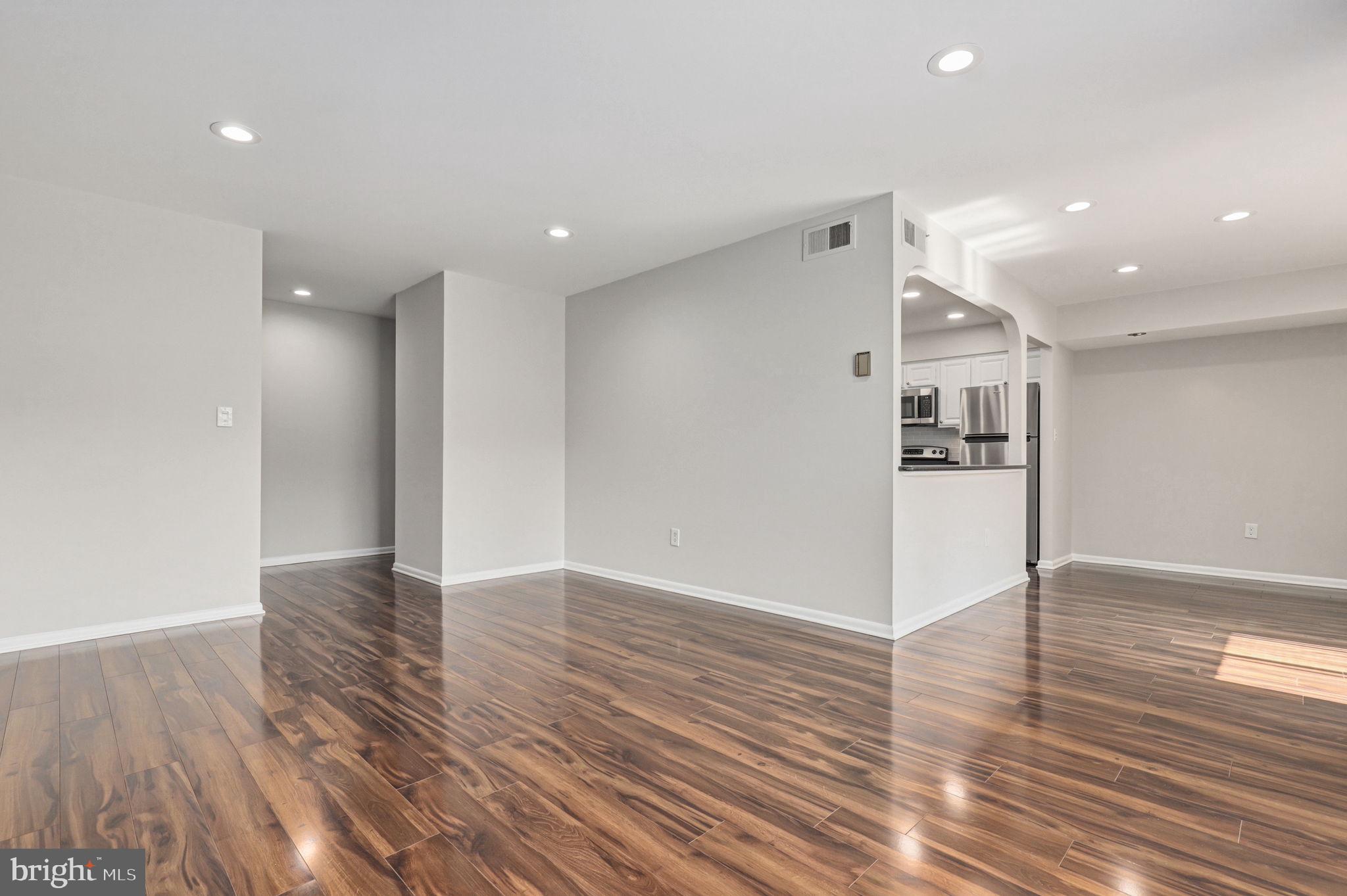 HUNTING RIDGE CONDOMINIUM - Residential