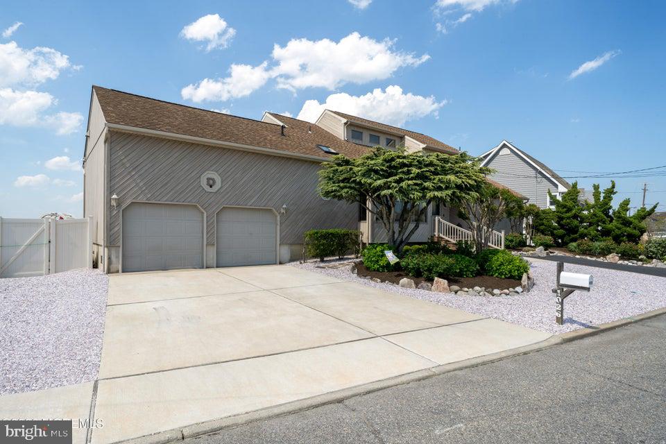 1026 Montauk Dr, Forked River, NJ, 08731, USA, 4 Bedrooms Bedrooms, ,4 BathroomsBathrooms,Residential,Pending,1026 Montauk Dr,NJOC2042486