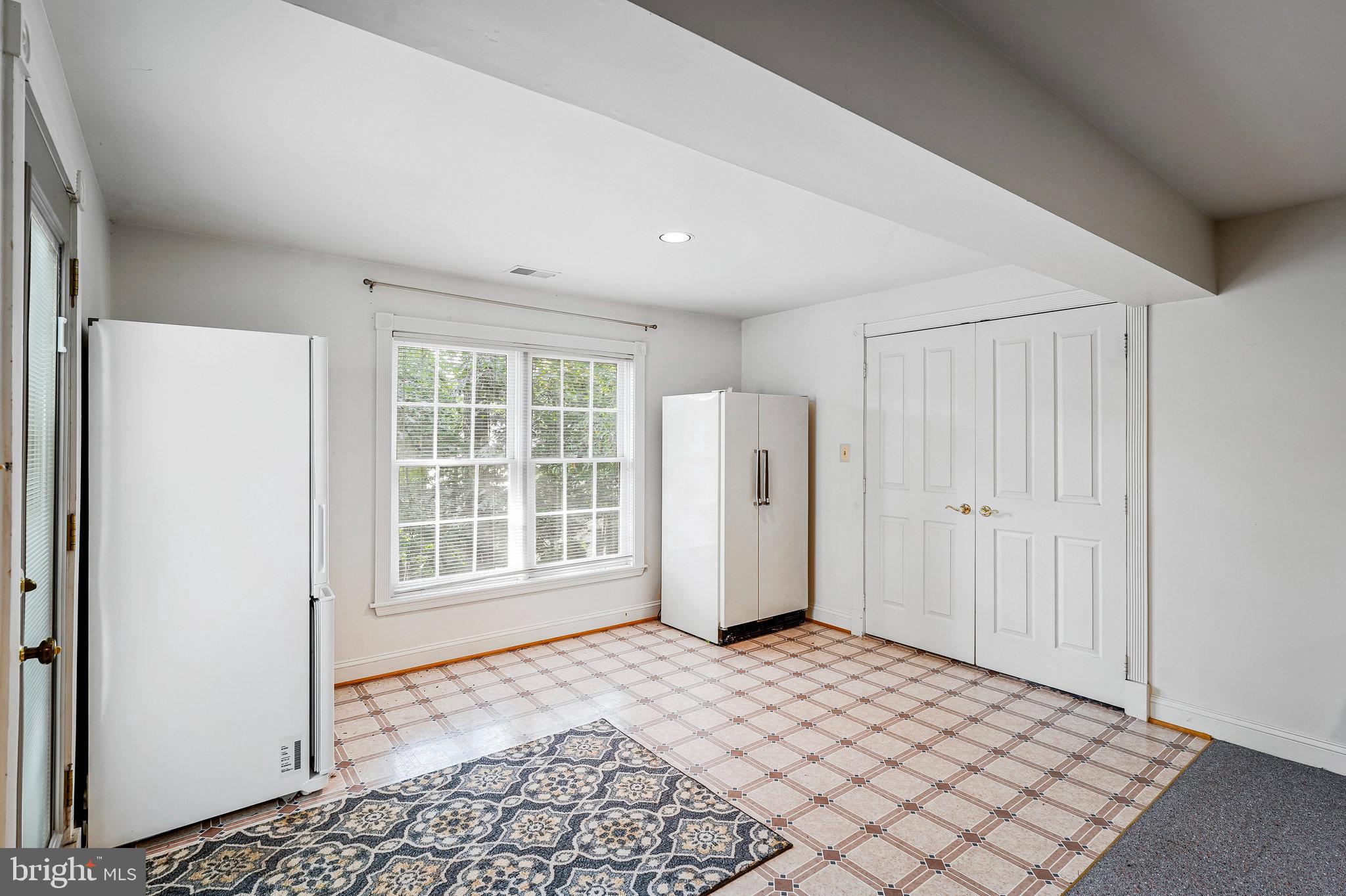 POTOMAC LAKES - Residential