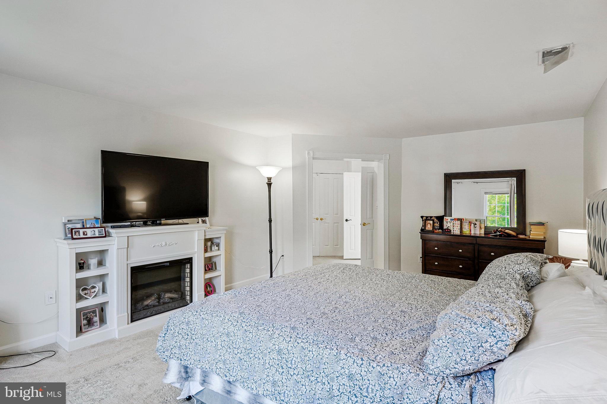 POTOMAC LAKES - Residential