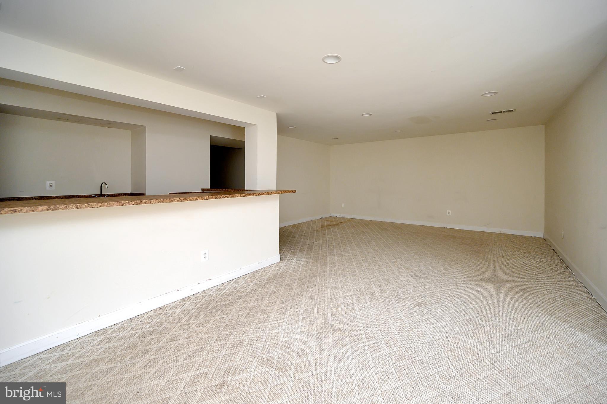 SOMERSET - Residential