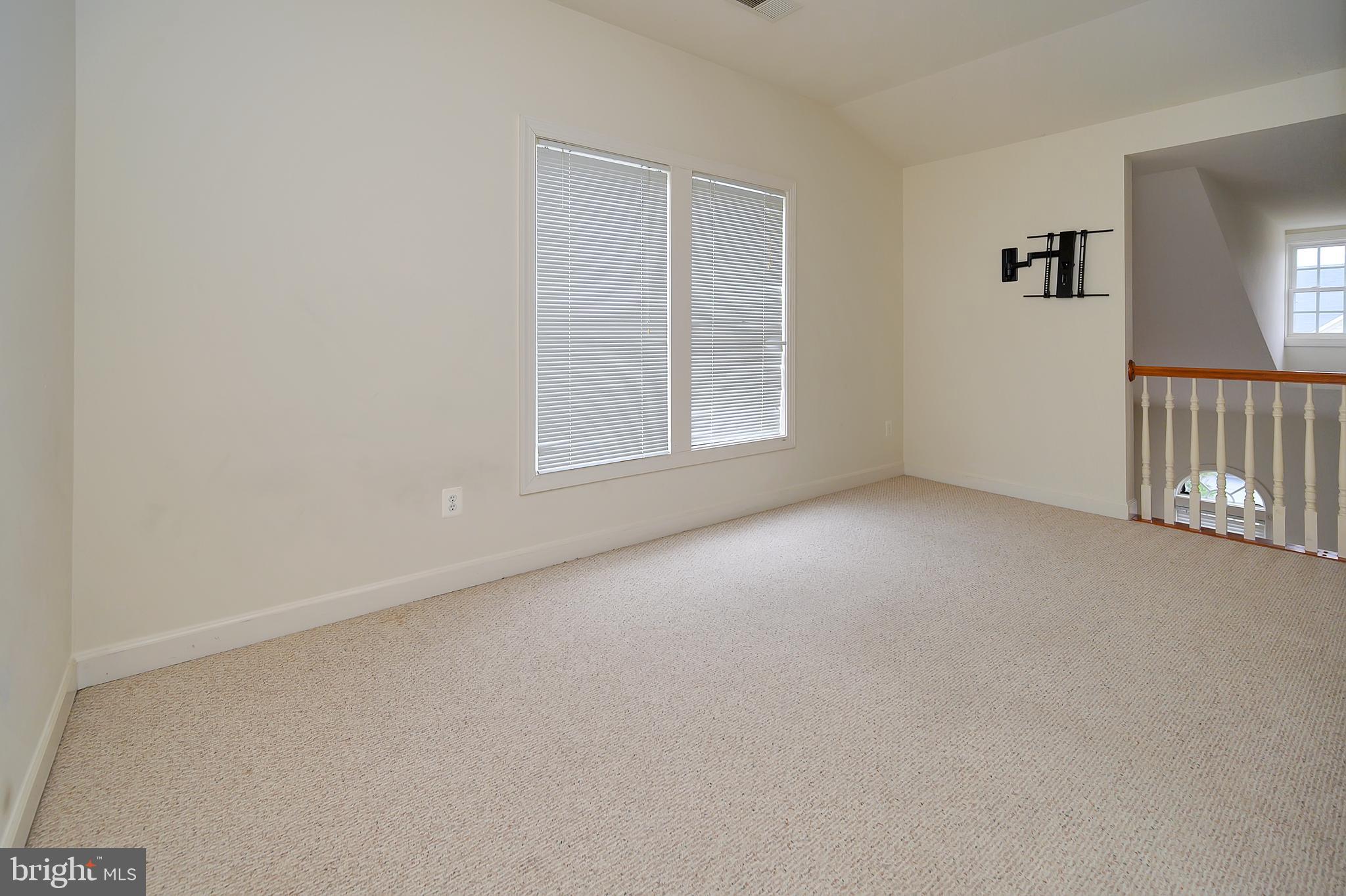 SOMERSET - Residential