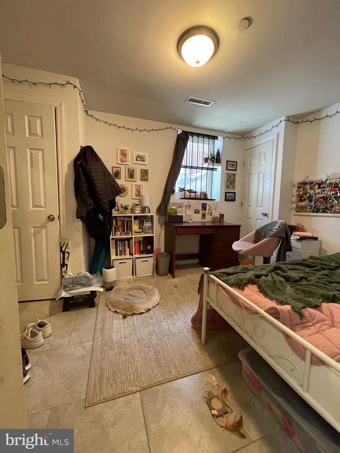 TEMPLE UNIVERSITY - Residential Lease