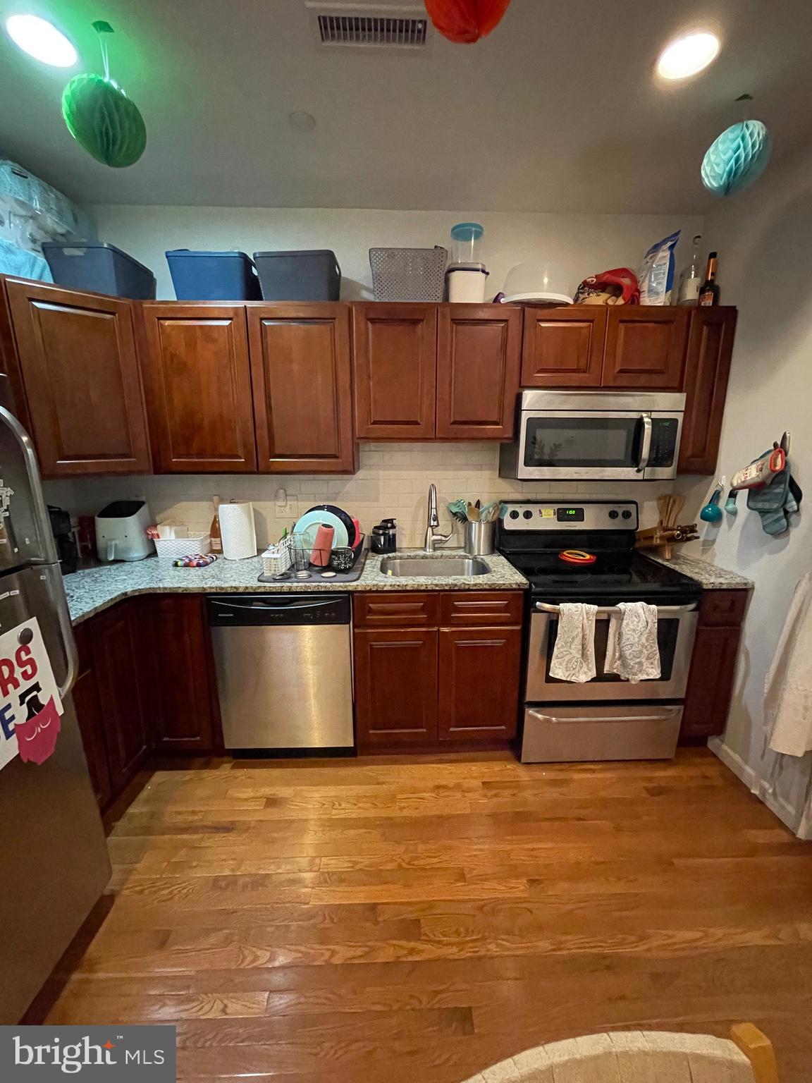 TEMPLE UNIVERSITY - Residential Lease