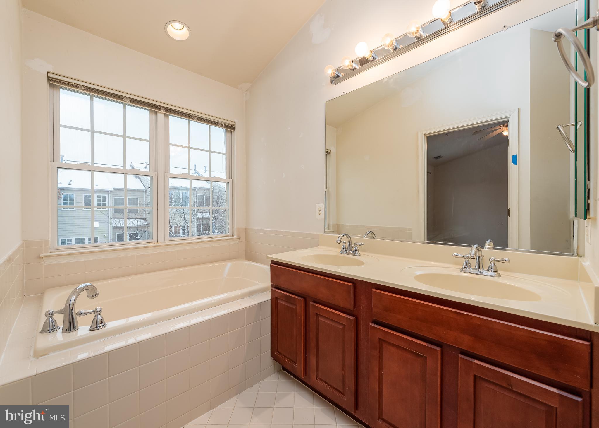 MONTJOY - Residential Lease