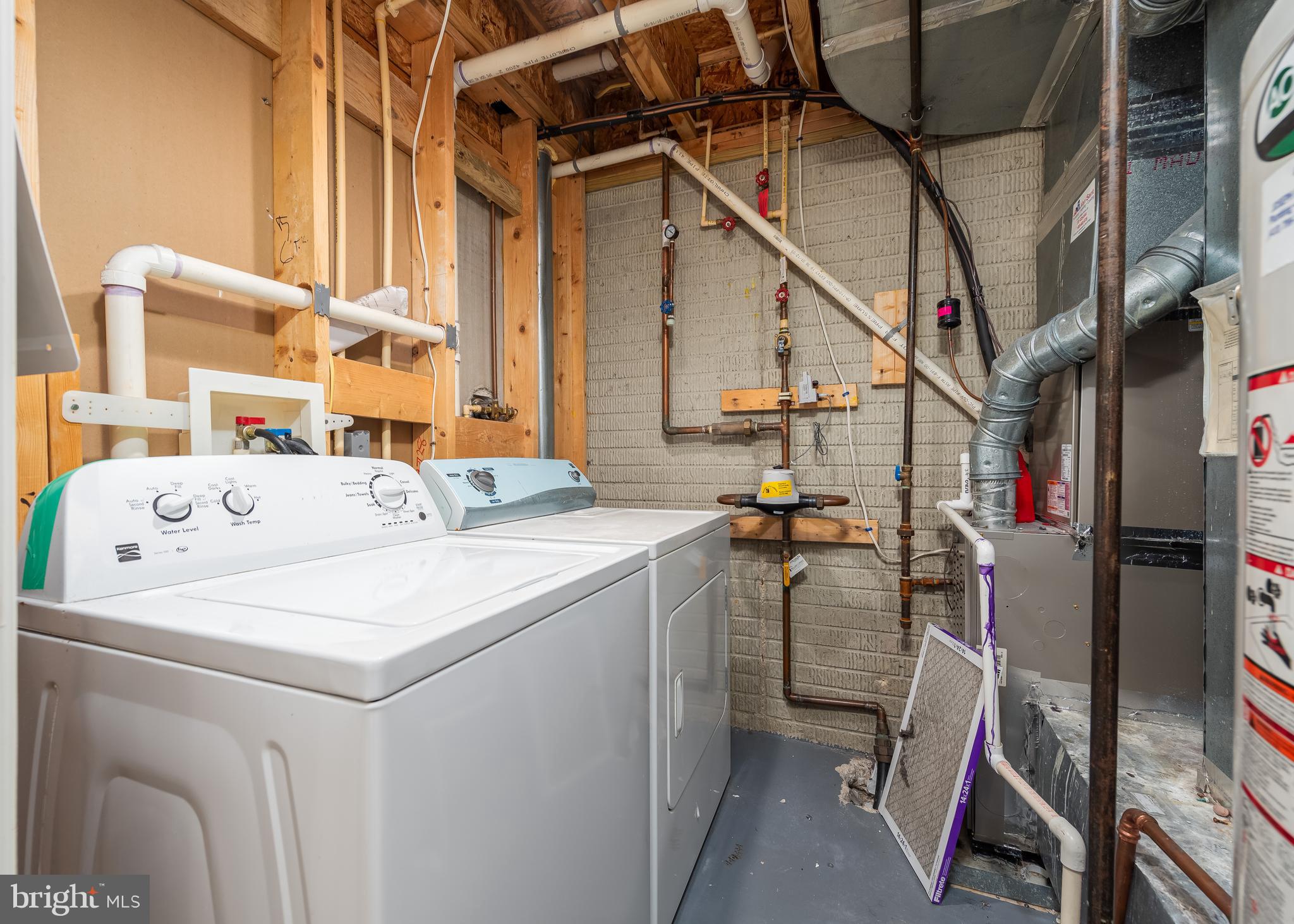 MONTJOY - Residential Lease