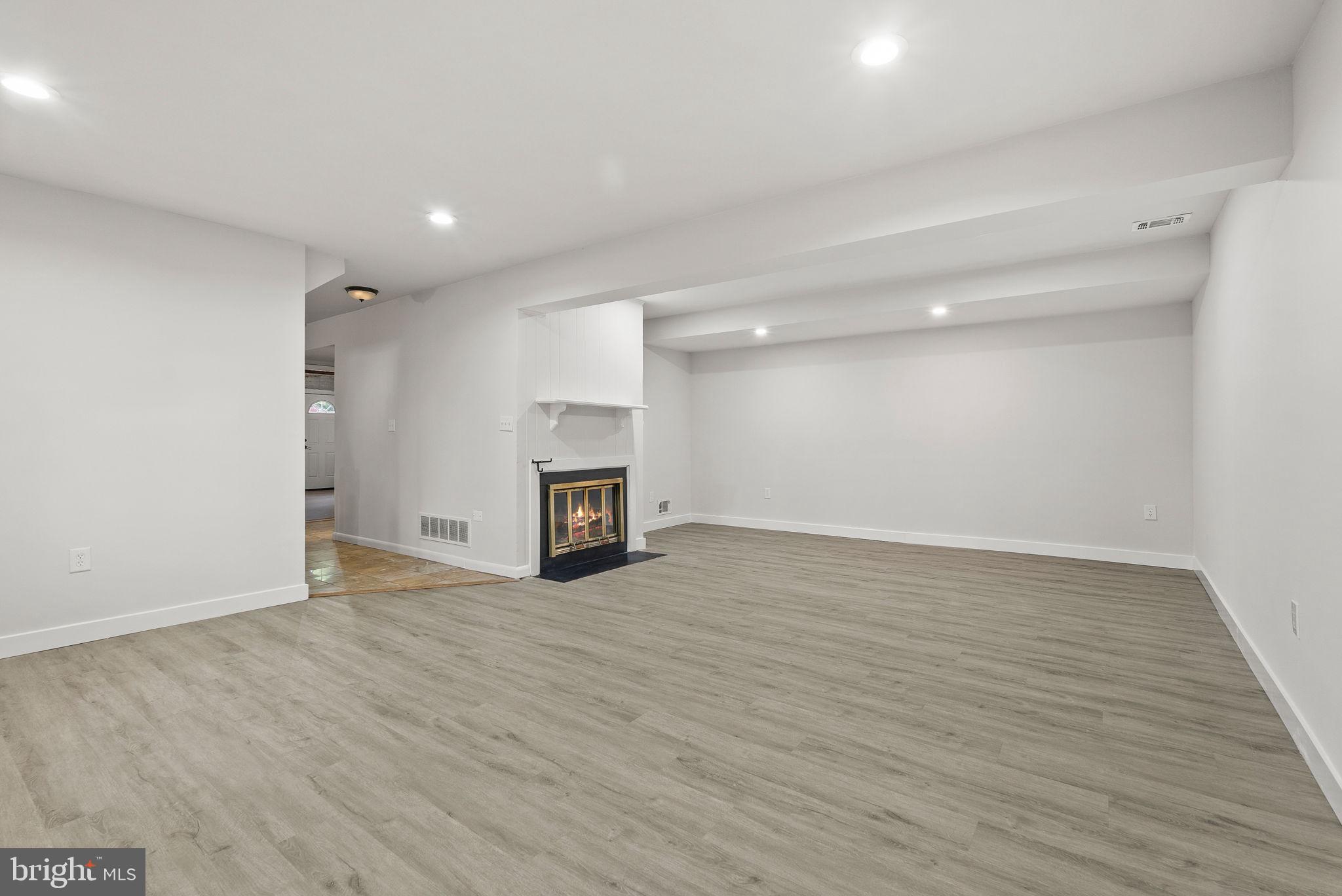 WILDE LAKE - Residential