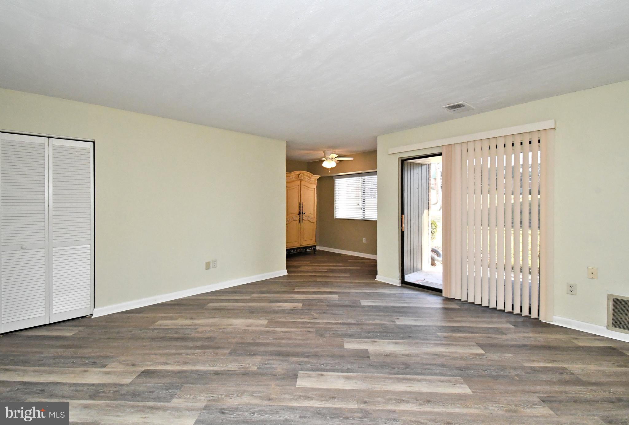 1605 MEADOWVIEW LANE 1605