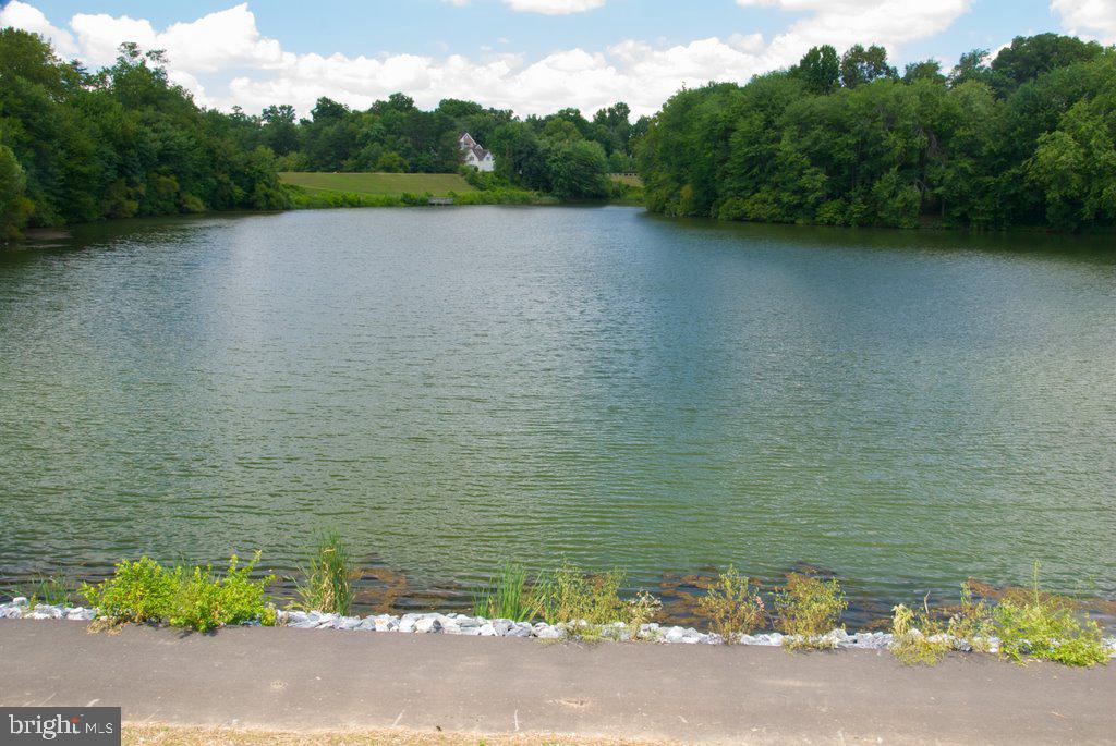 LAKELANDS - Residential