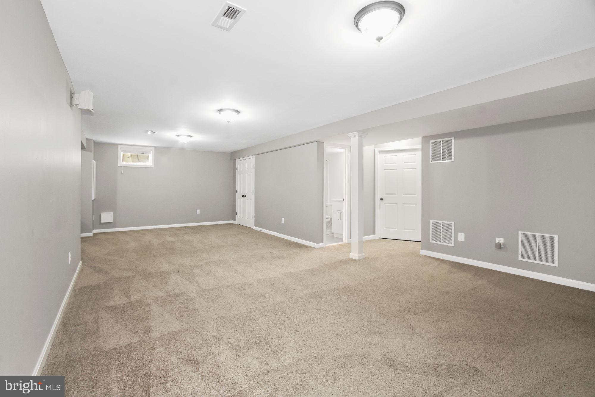 LAKELANDS - Residential