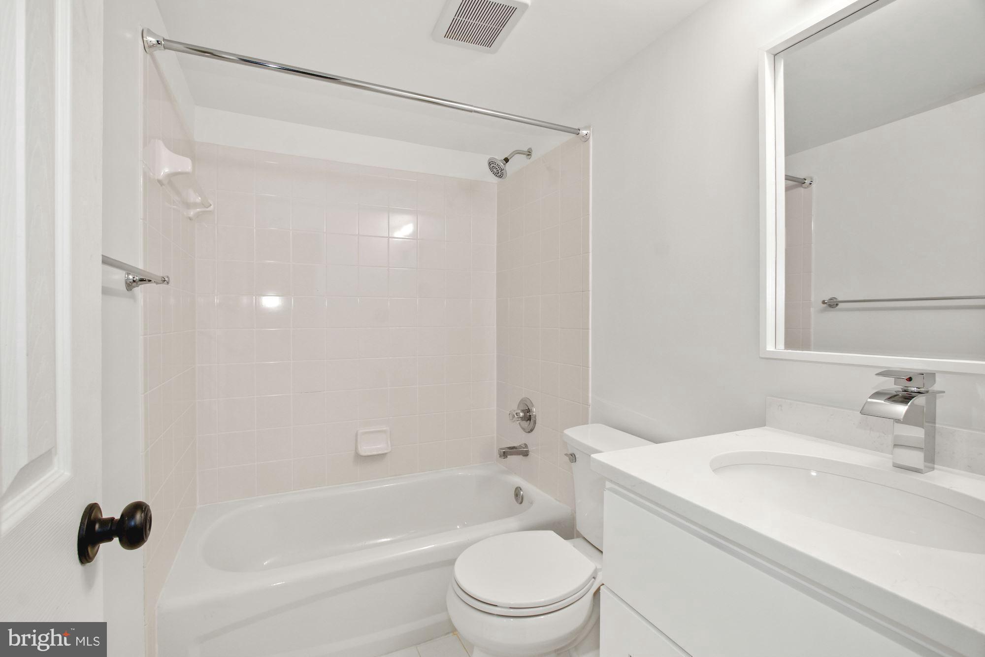 LAKELANDS - Residential