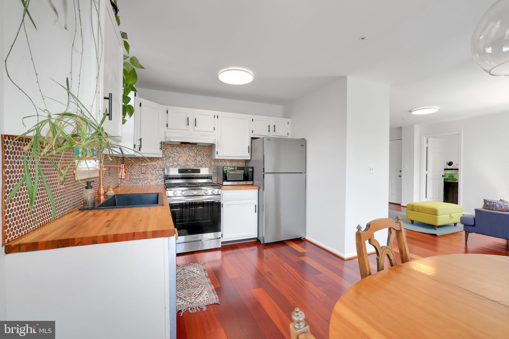 1218 PERRY STREET NE 301