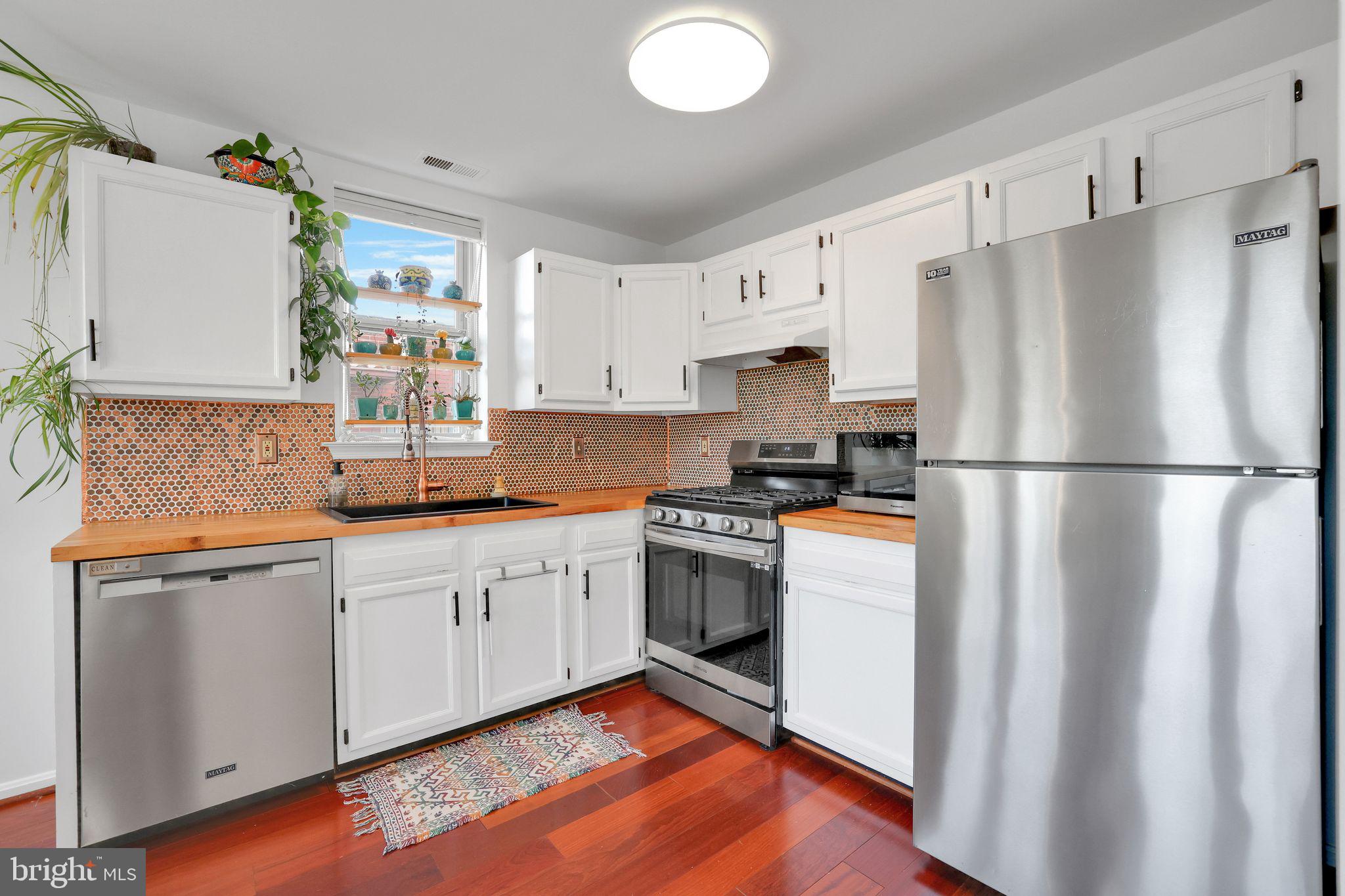 1218 PERRY STREET NE 301