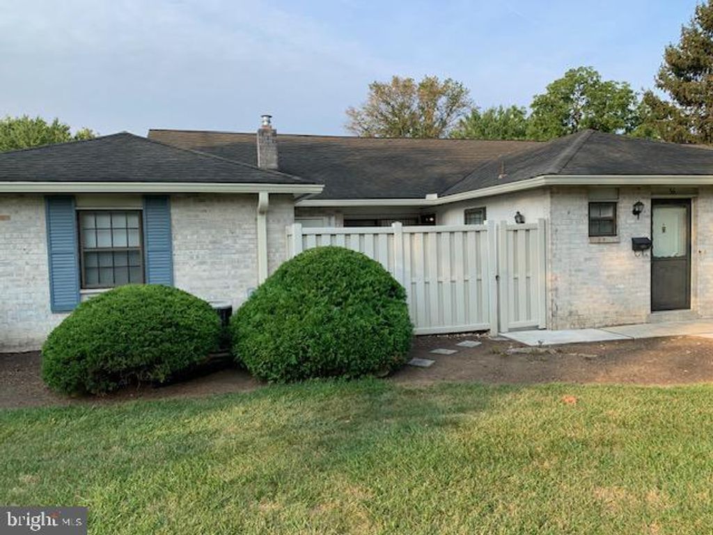 Photo of 56 VALLEYBROOK DR, LANCASTER, PA 17601 (MLS # PALA2039688)