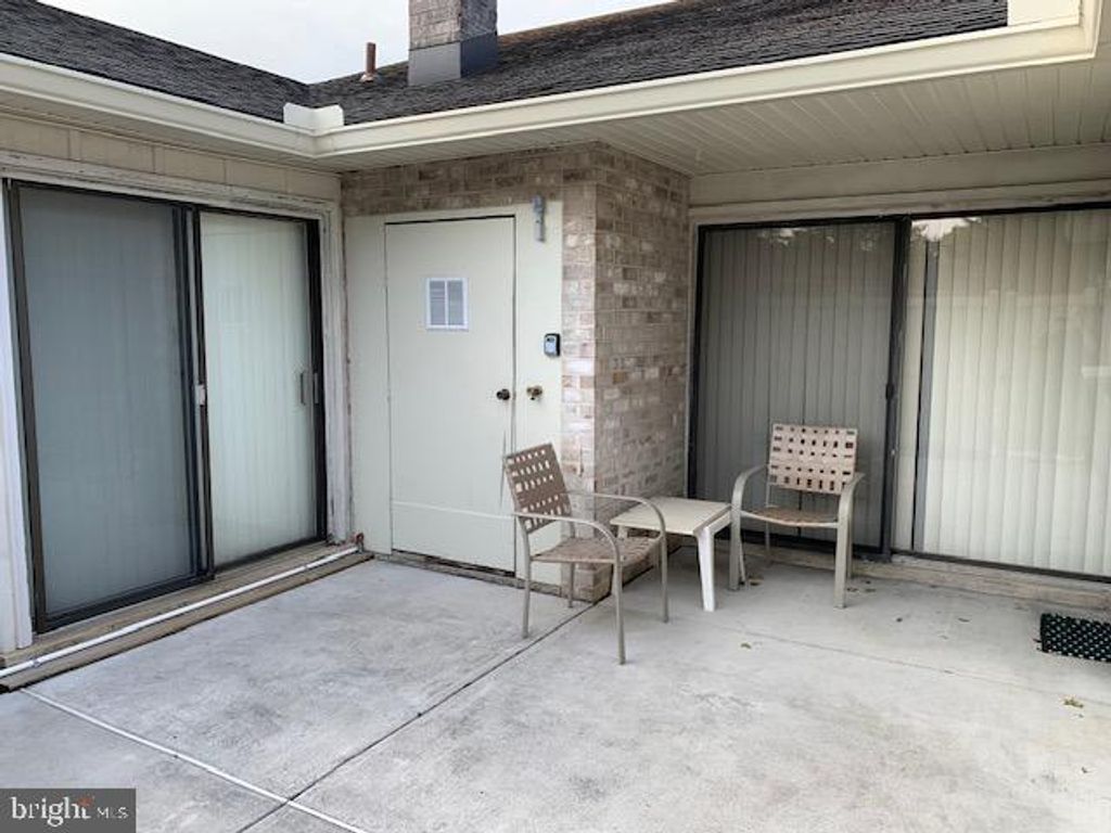 Photo of 56 VALLEYBROOK DR, LANCASTER, PA 17601 (MLS # PALA2039688)