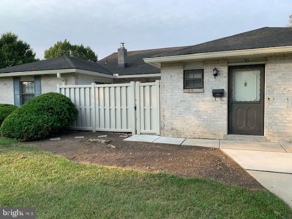 Photo of 56 VALLEYBROOK DR, LANCASTER, PA 17601 (MLS # PALA2039688)