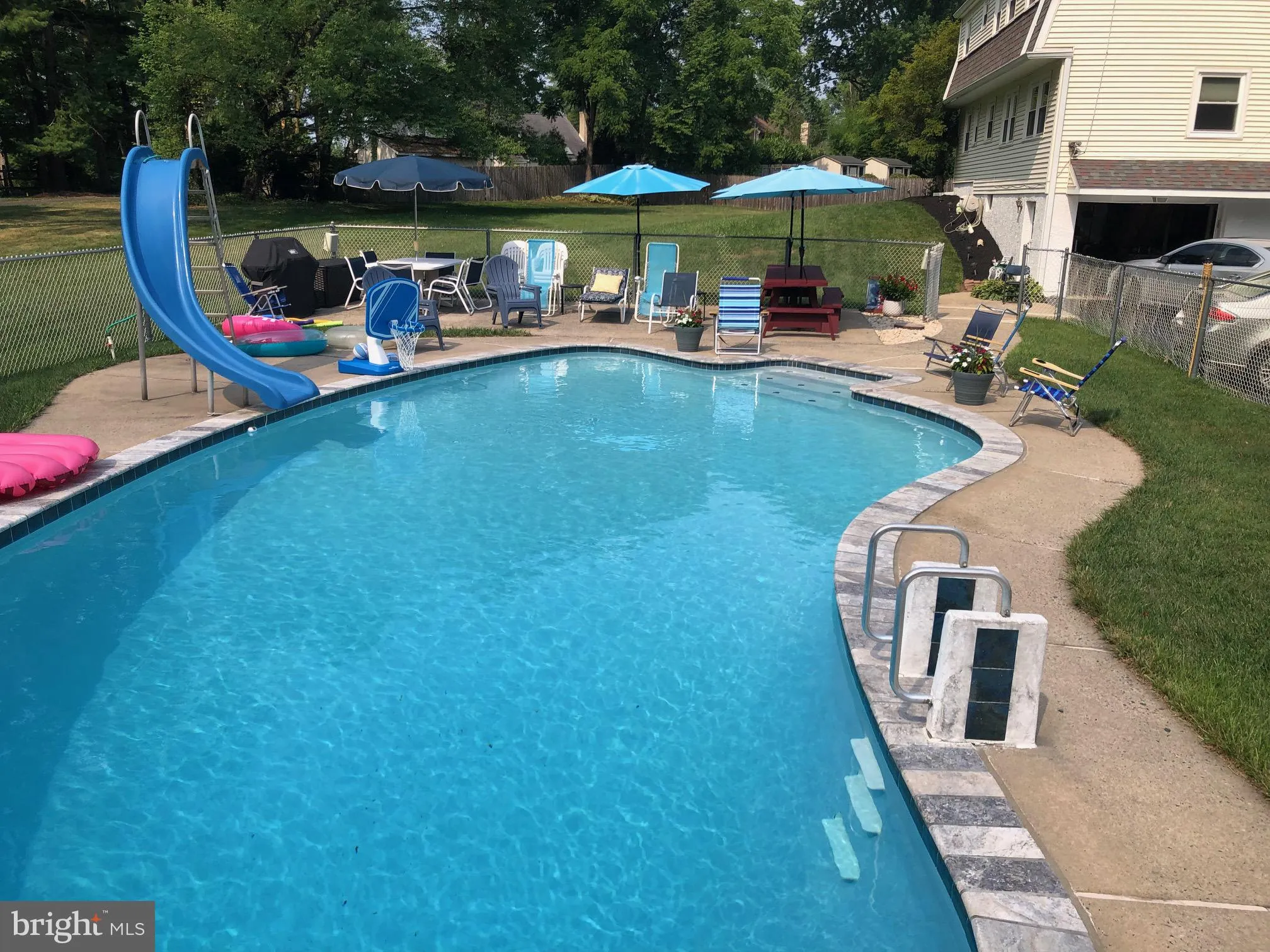 Phoenixville, Pennsylvania 19460, United States, 5 Bedrooms Bedrooms, ,3 BathroomsBathrooms,Residential,Pending,89727