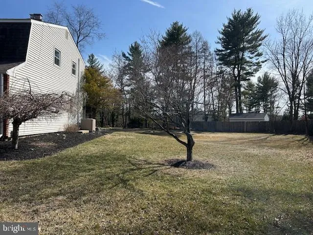 Phoenixville, Pennsylvania 19460, United States, 5 Bedrooms Bedrooms, ,3 BathroomsBathrooms,Residential,Pending,89727