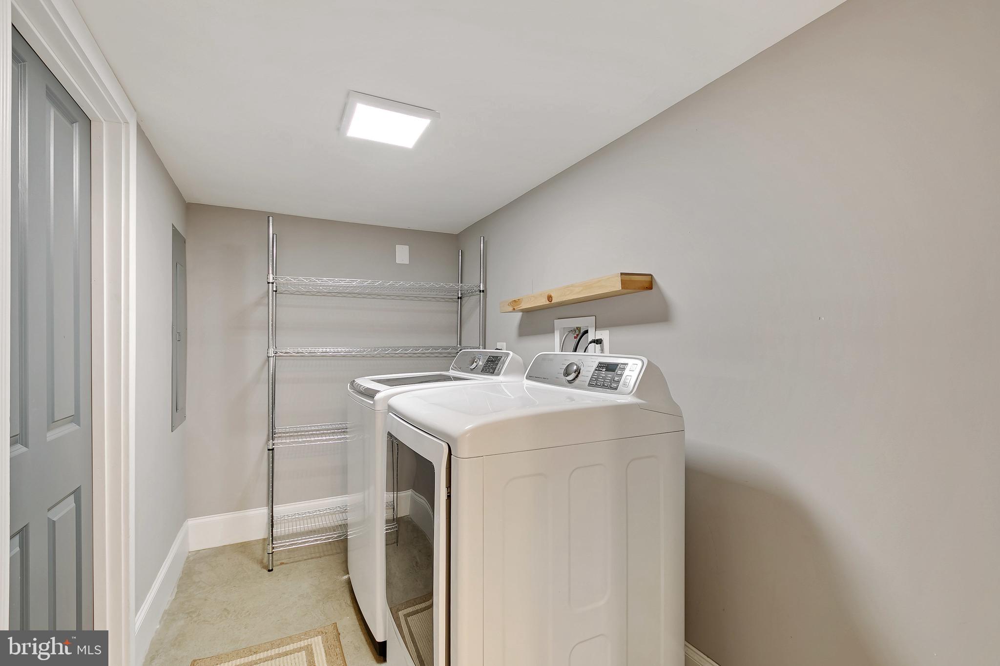 LOCUST POINT - Residential