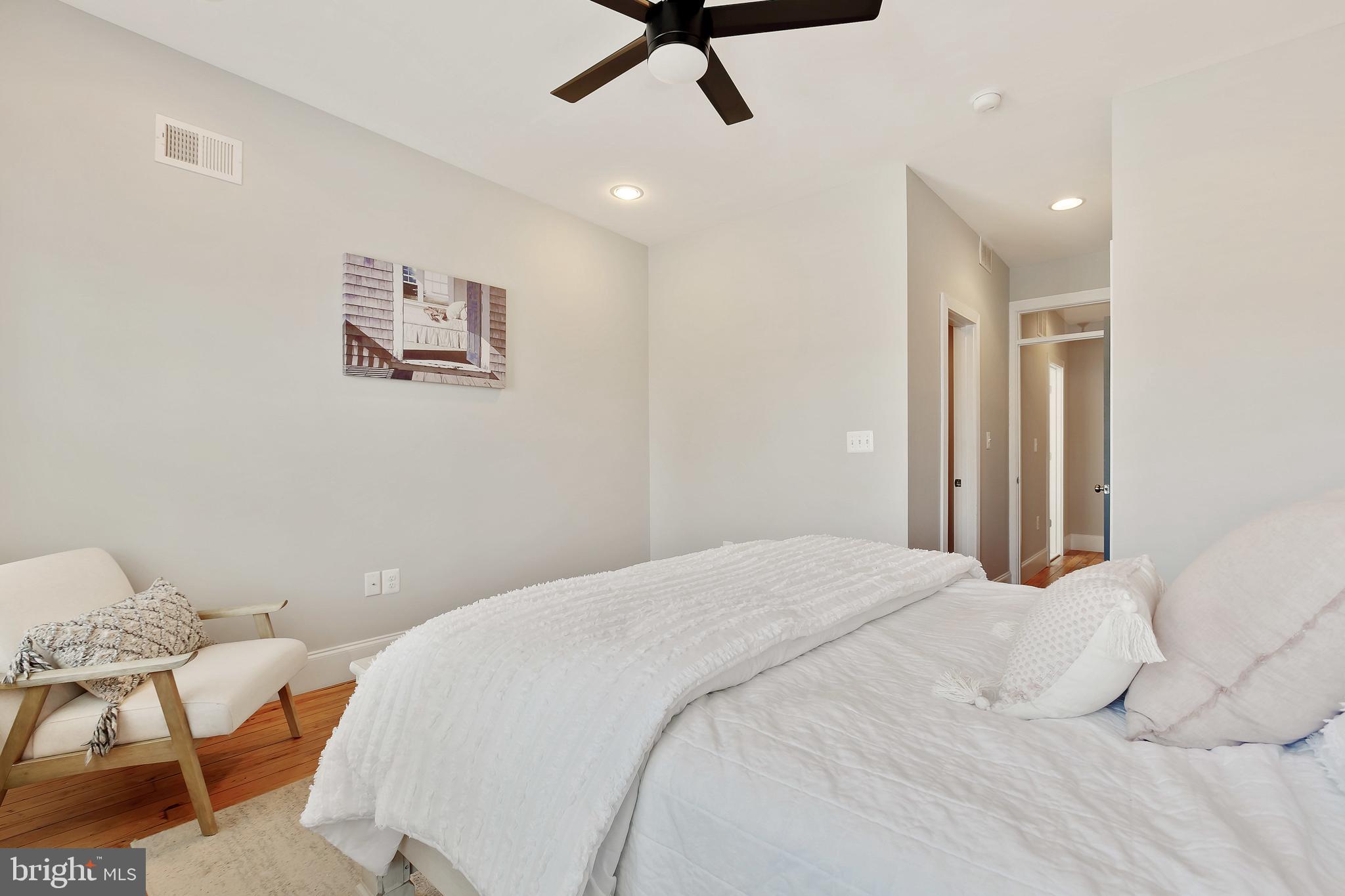 LOCUST POINT - Residential