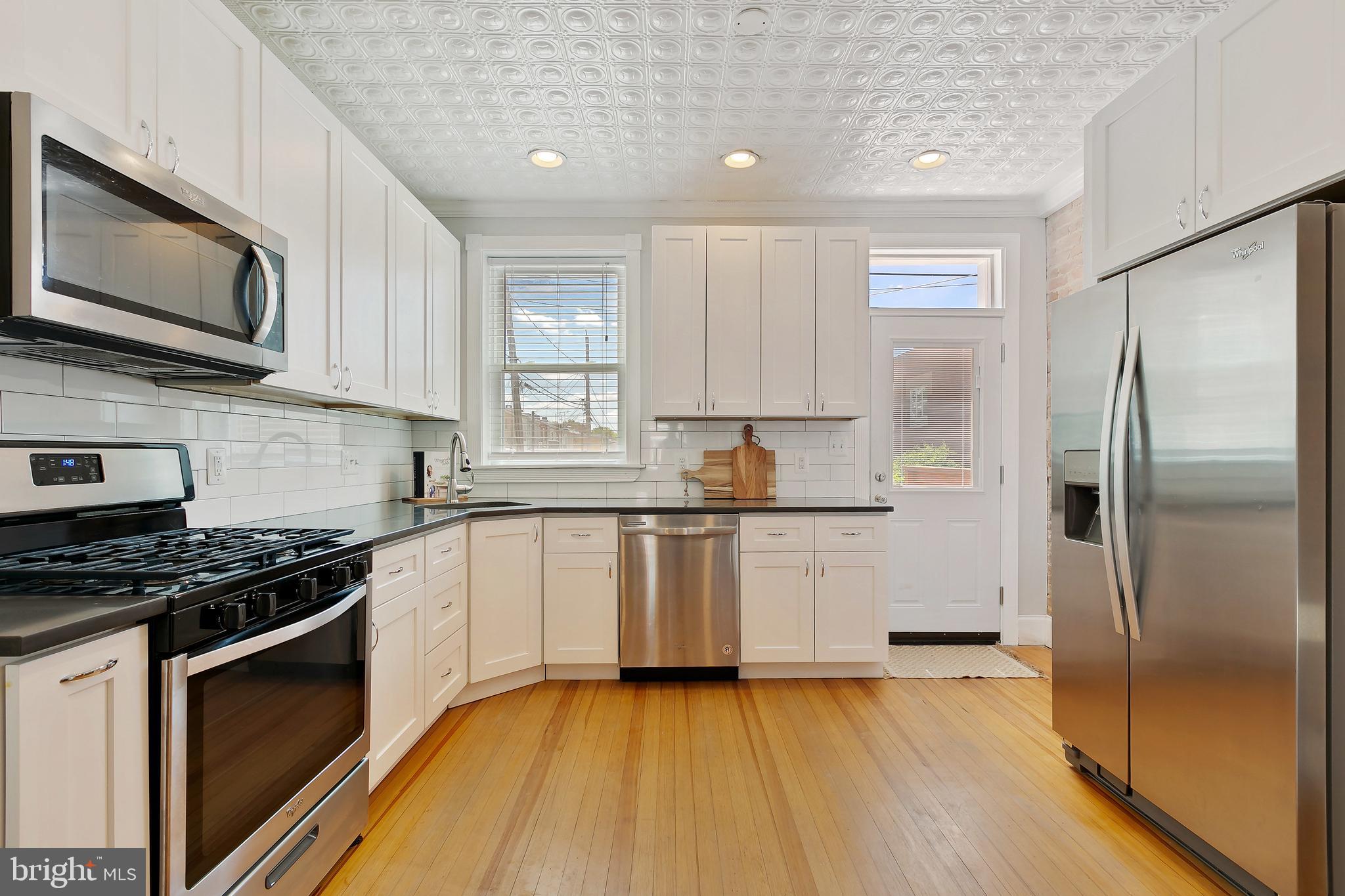 LOCUST POINT - Residential