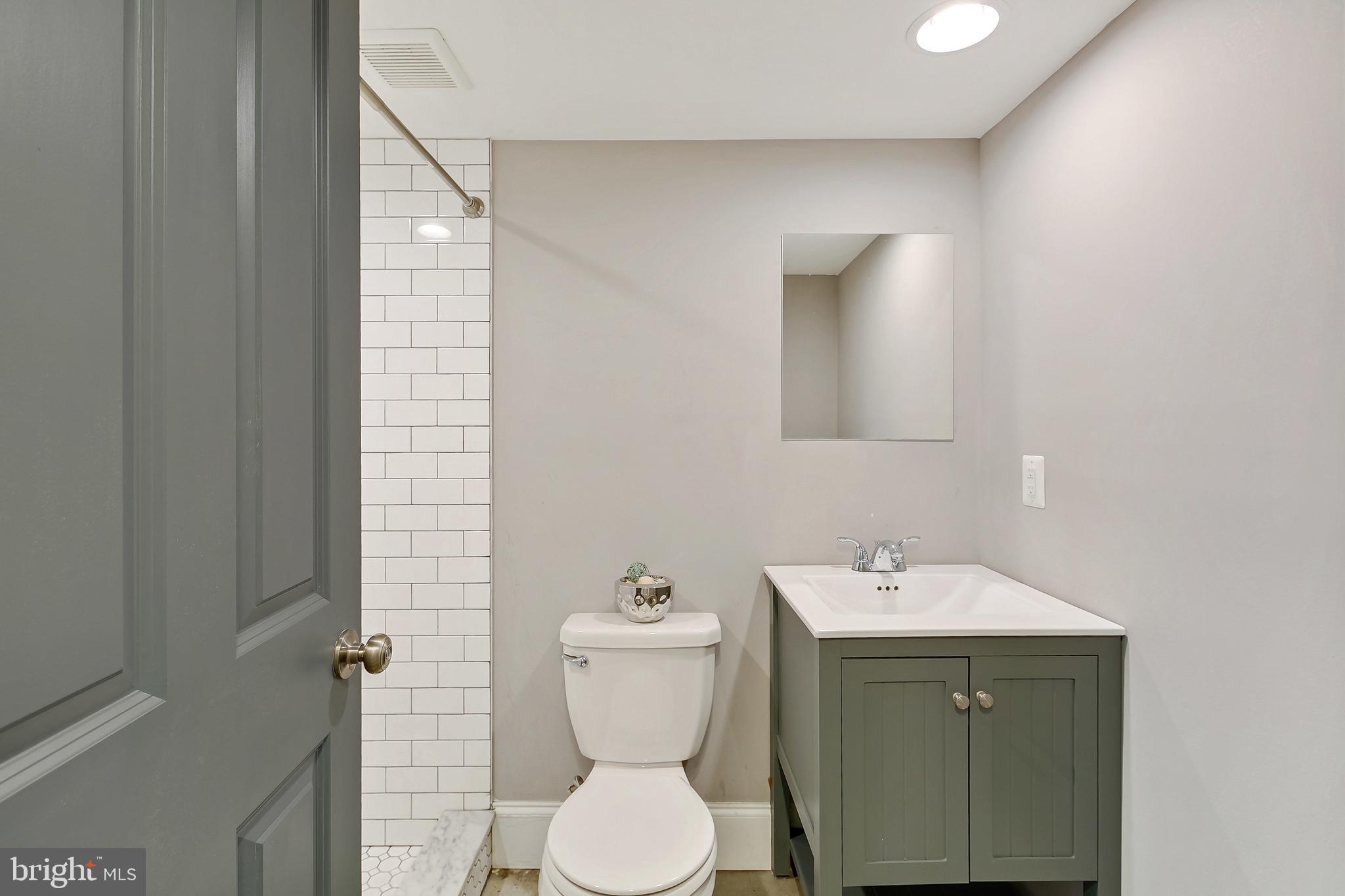 LOCUST POINT - Residential