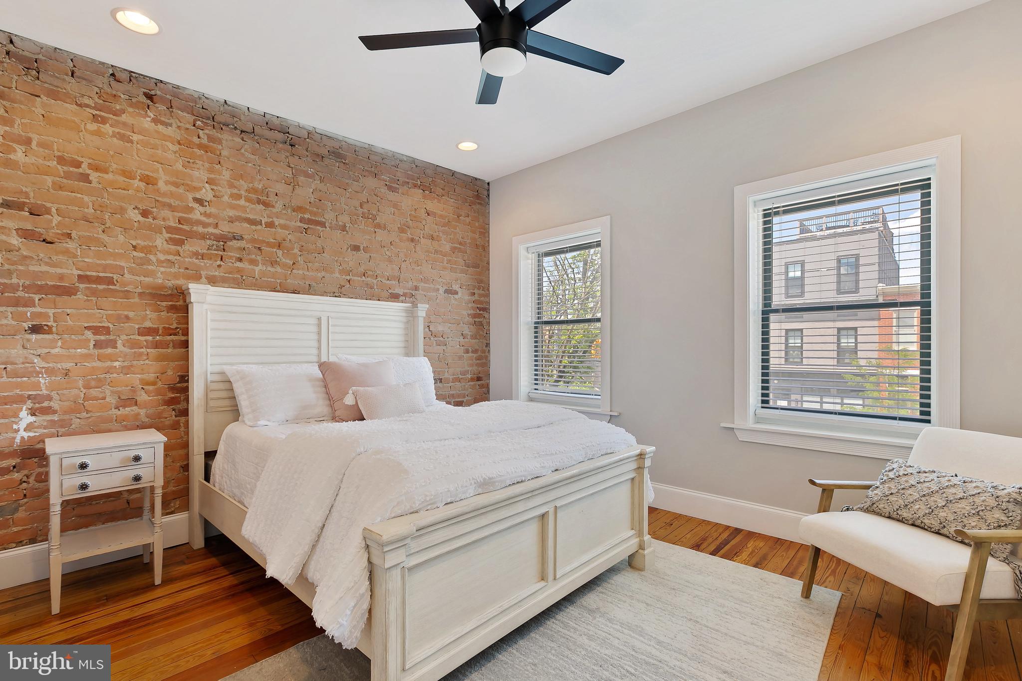 LOCUST POINT - Residential