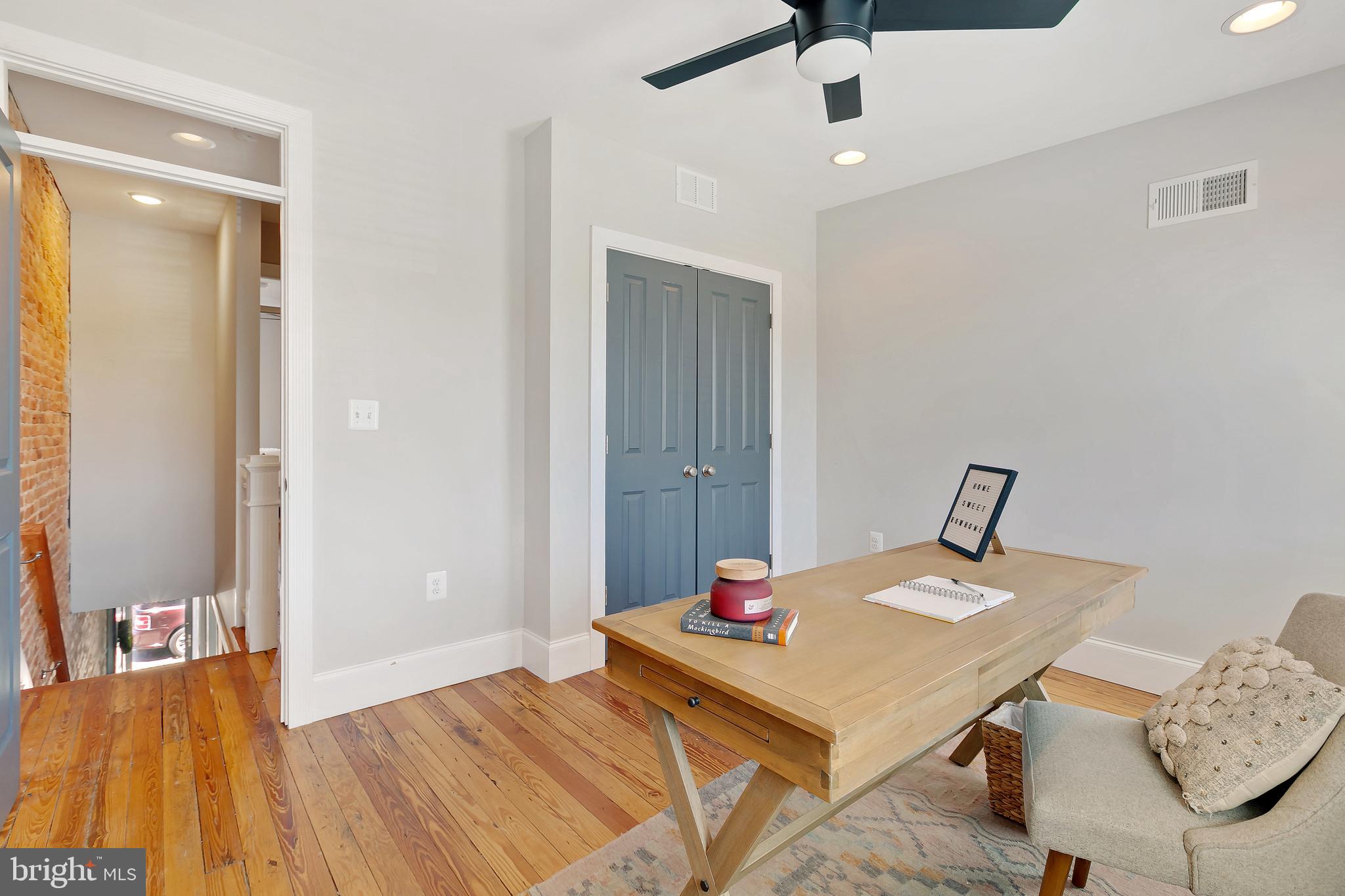 LOCUST POINT - Residential