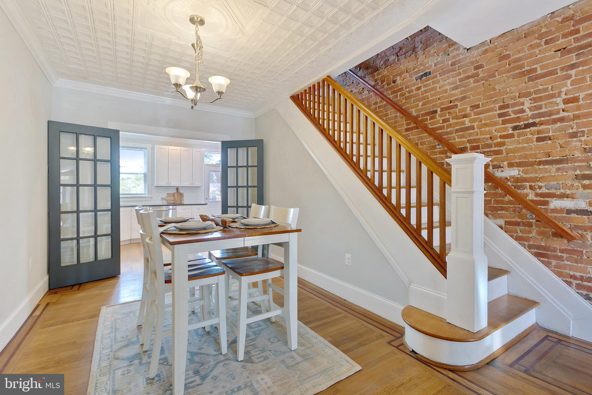 LOCUST POINT - Residential